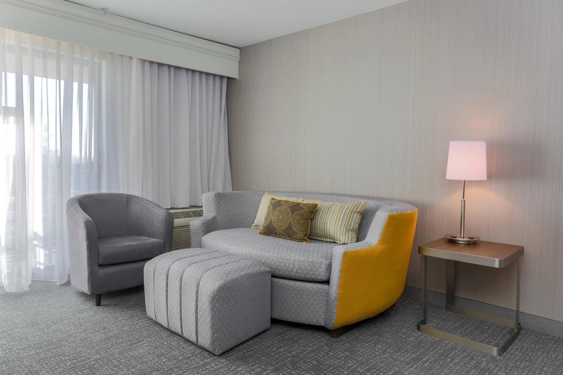 Courtyard by Marriott Roseville Galleria Mall/Creekside Ridge Drive photo 42