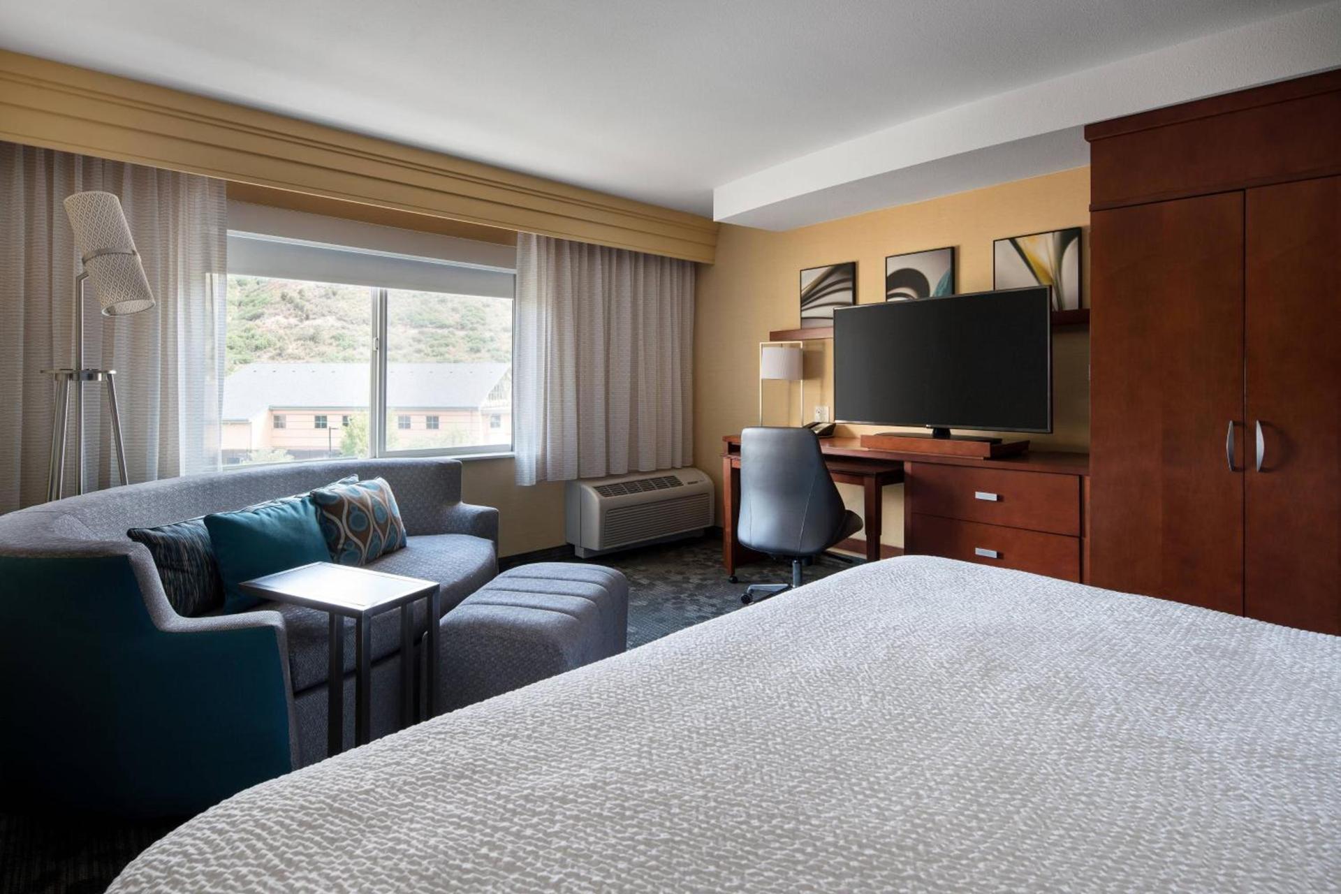 Courtyard by Marriott Glenwood Springs photo 12