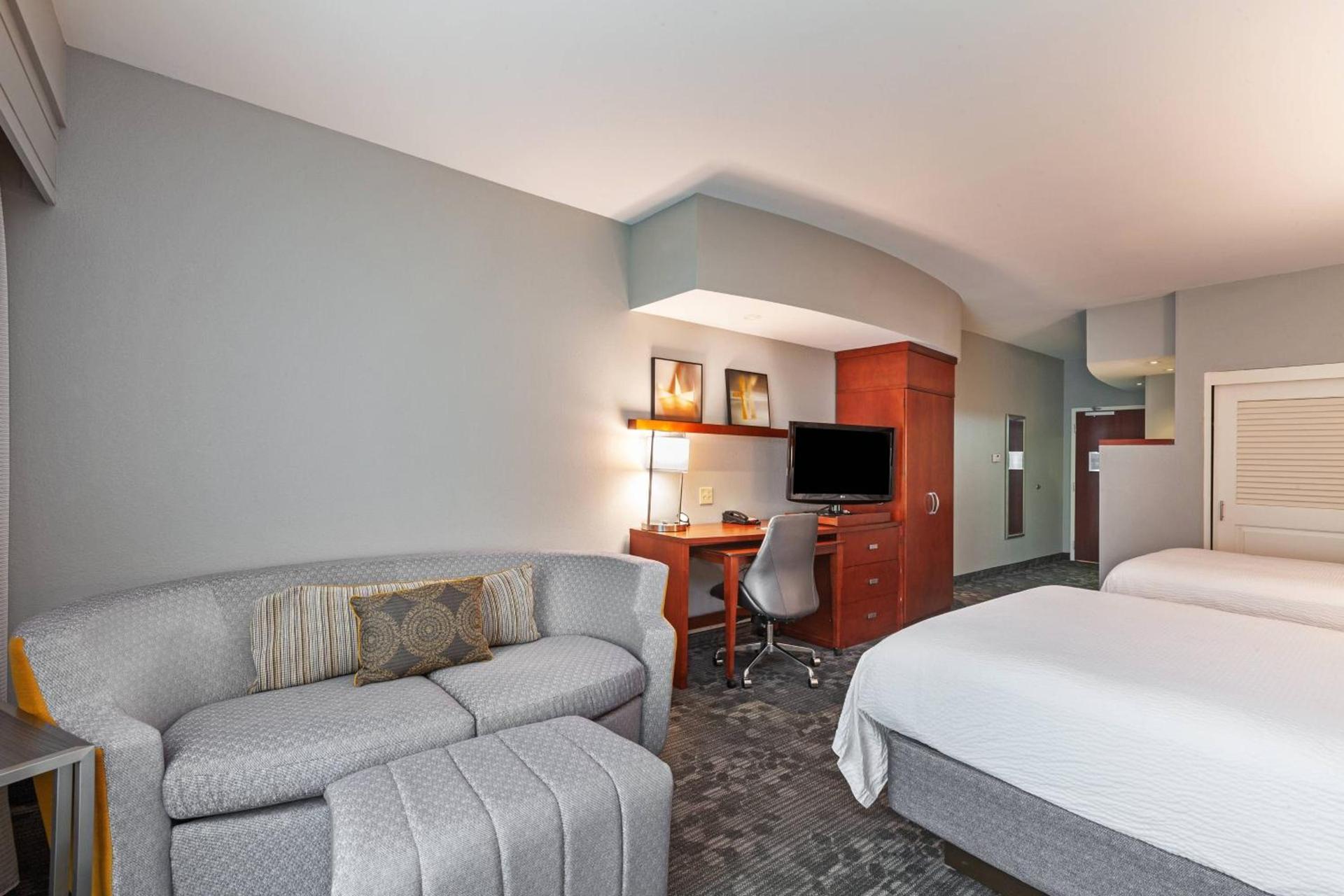 Courtyard by Marriott Tulsa Woodland Hills photo 32