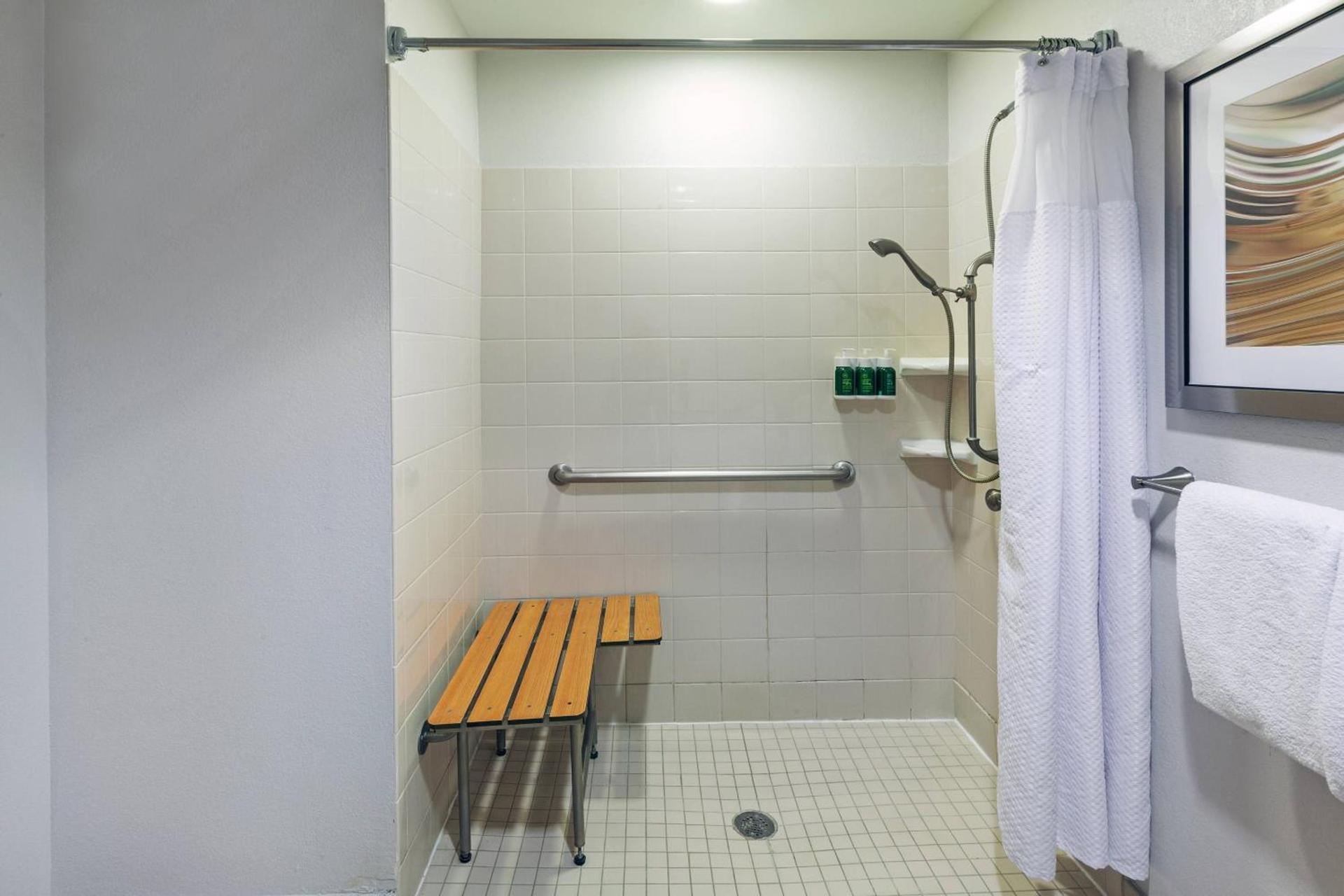 Courtyard by Marriott Tulsa Woodland Hills photo 6