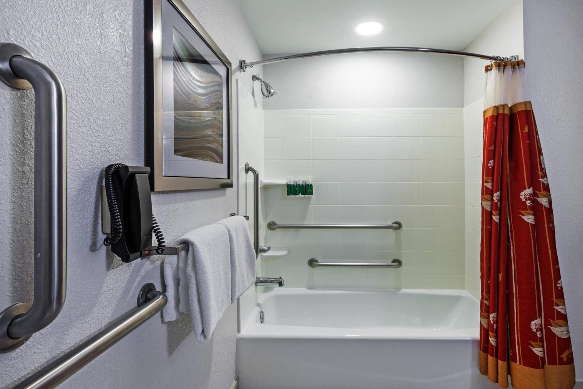 Courtyard by Marriott Tulsa Woodland Hills photo 12