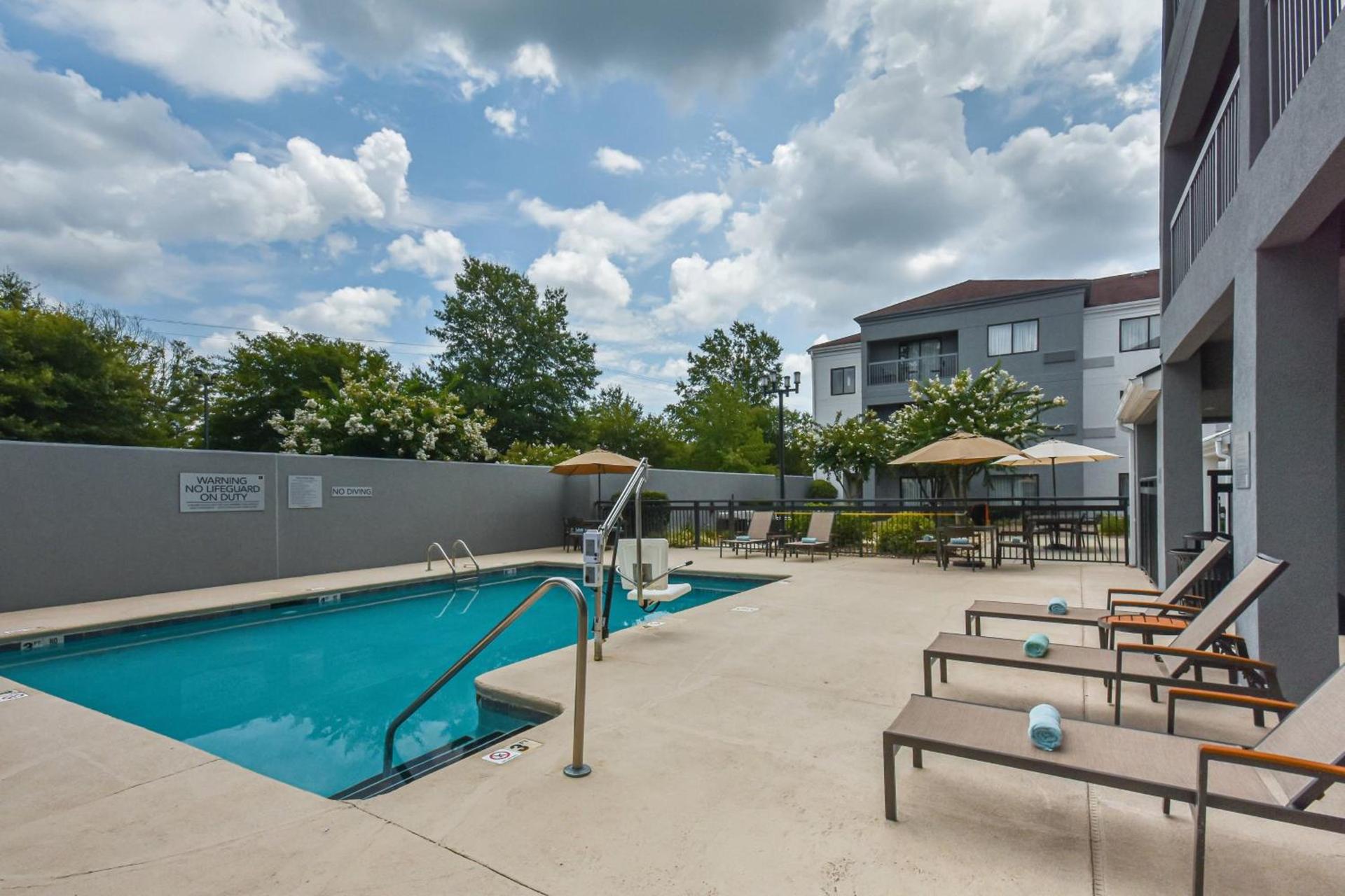 Courtyard by Marriott Charlotte Matthews photo 49