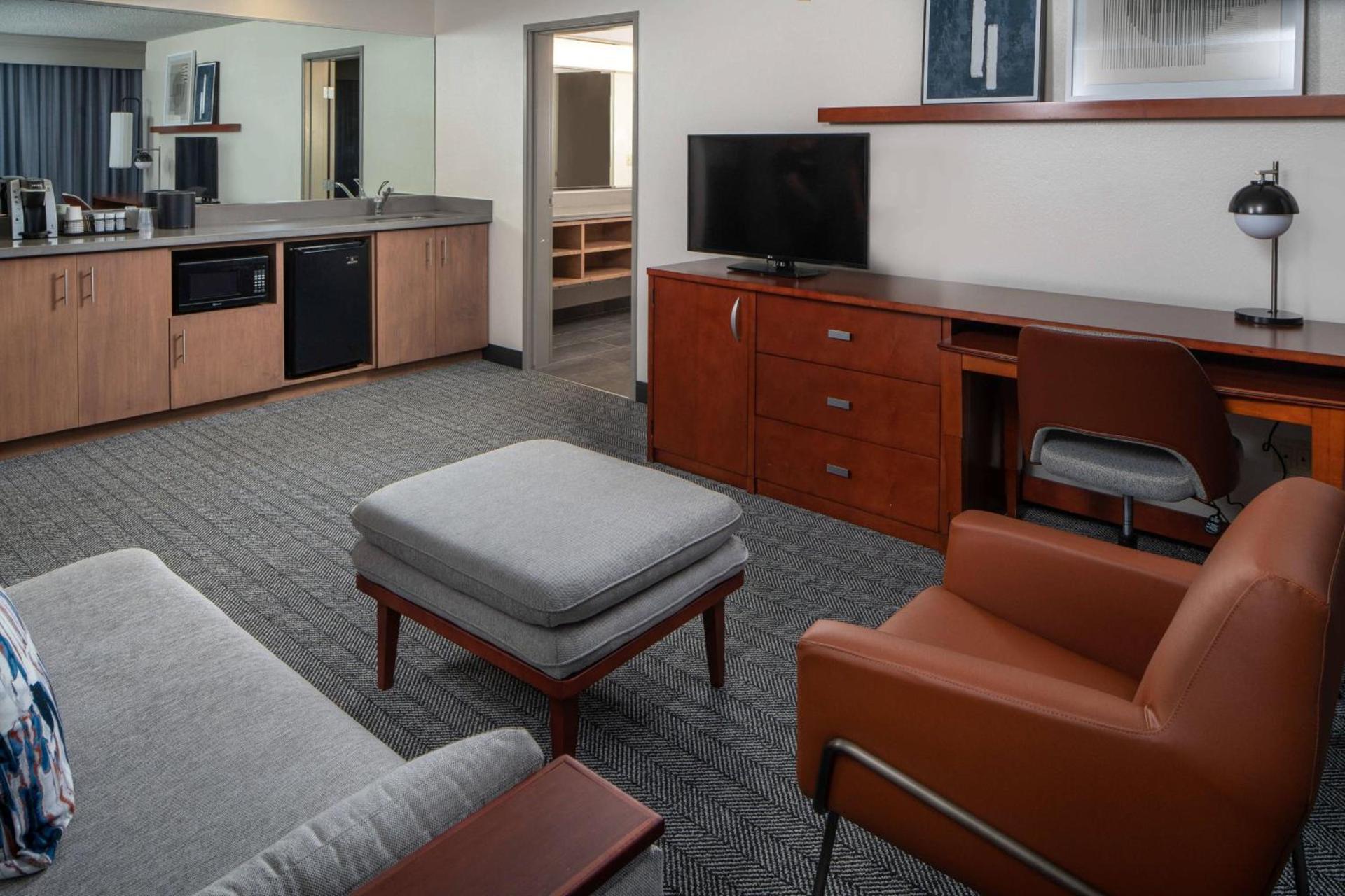 Courtyard by Marriott Covington / Mandeville photo 12