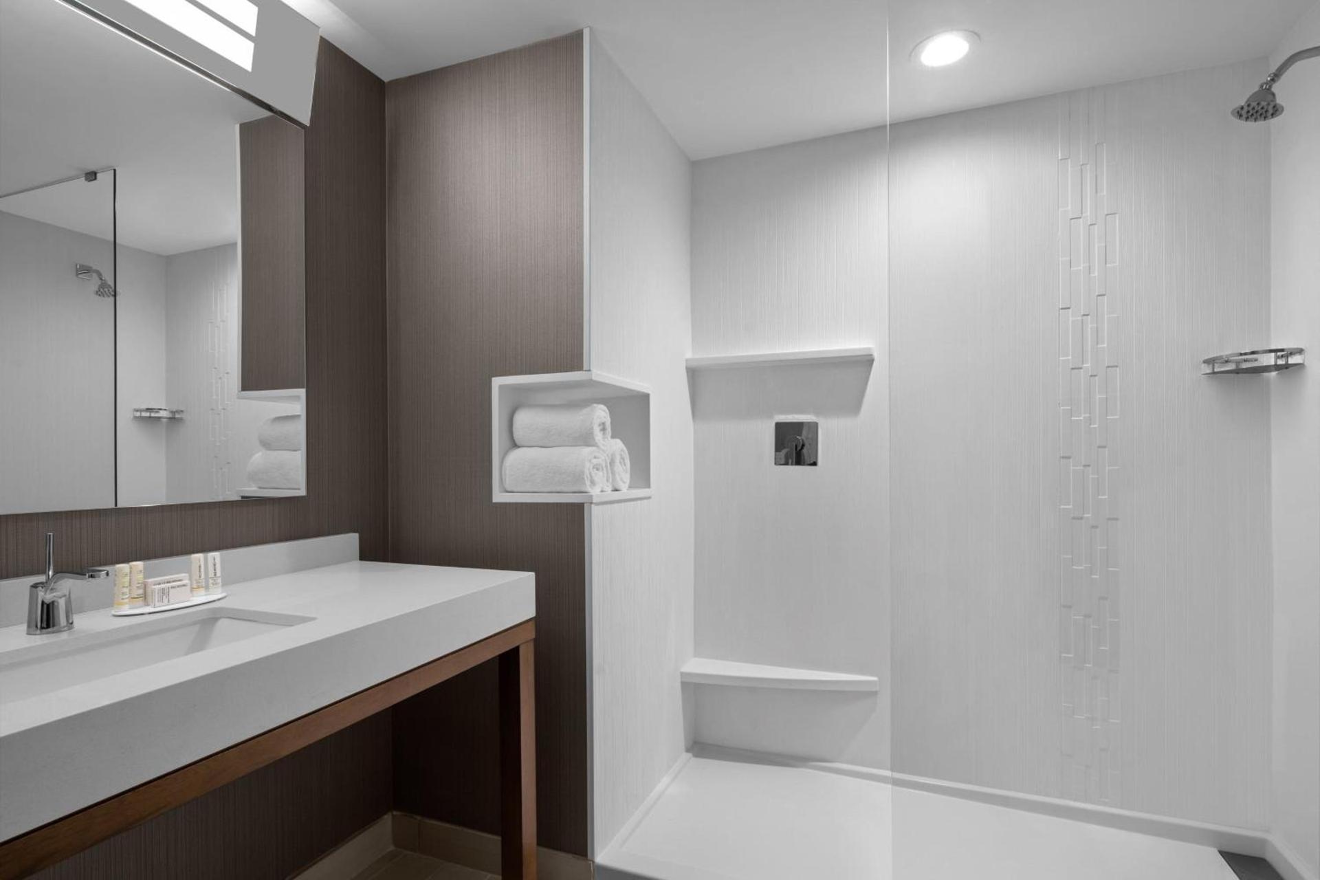 Courtyard by Marriott Clearwater Beach photo 32