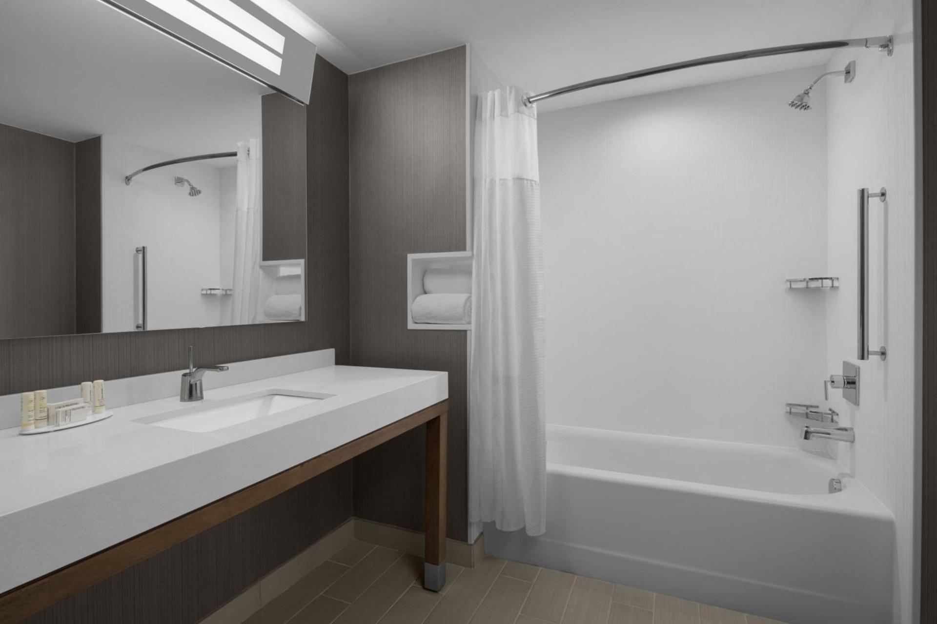 Courtyard by Marriott Clearwater Beach photo 46