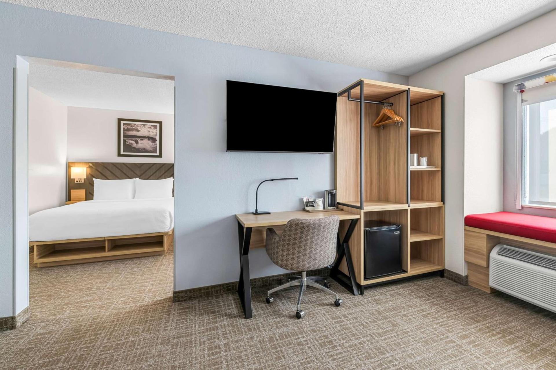 Best Western Buffalo Inn & Suites photo 2