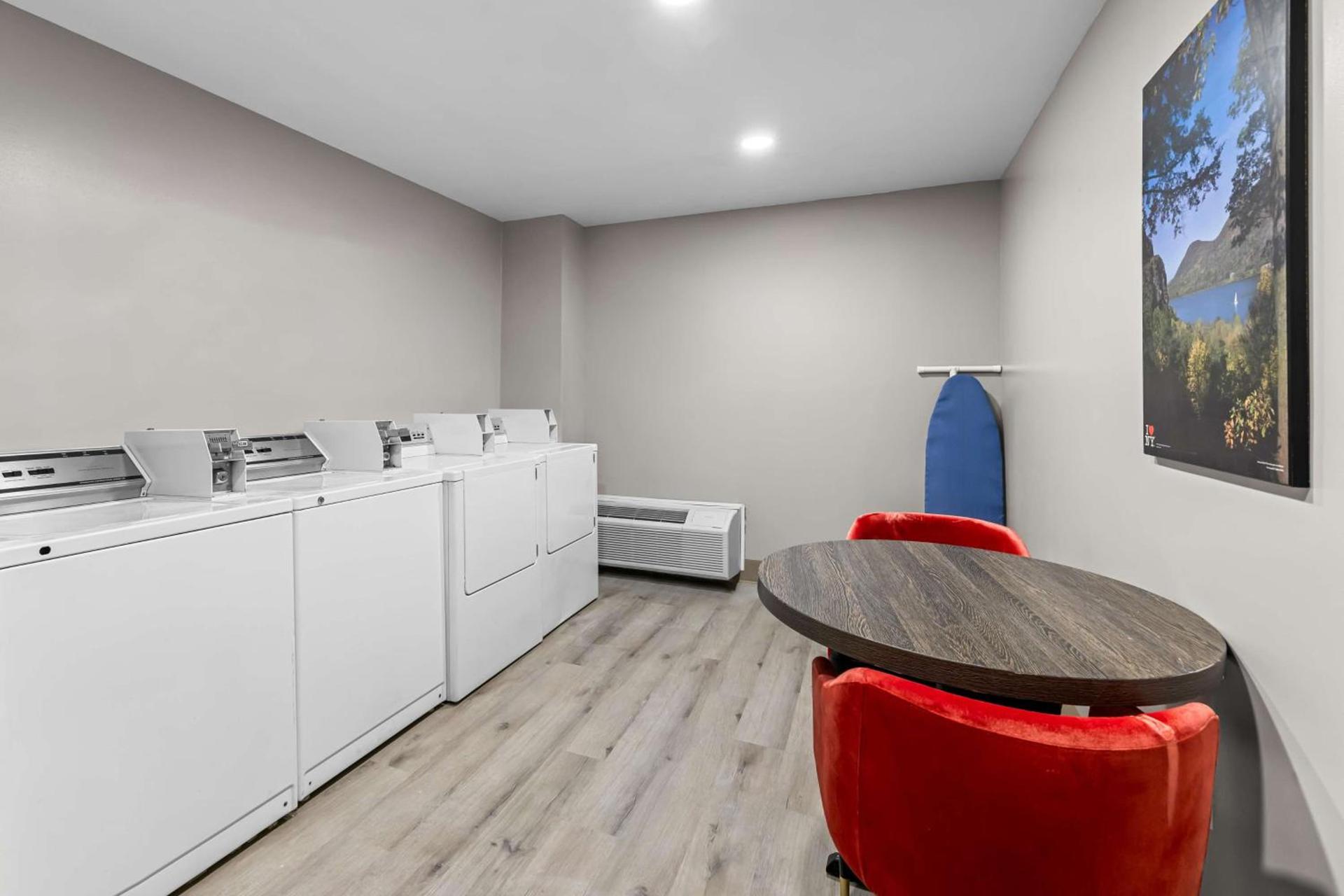 Best Western Buffalo Inn & Suites photo 9