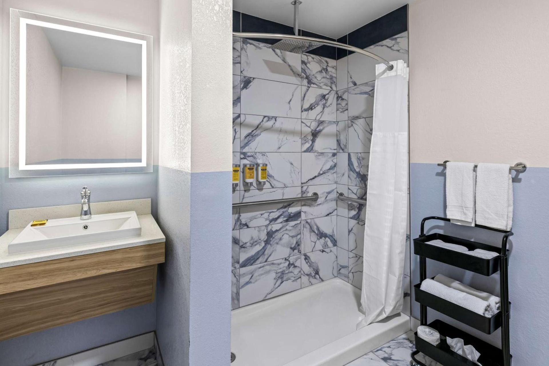 Best Western Buffalo Inn & Suites photo 27