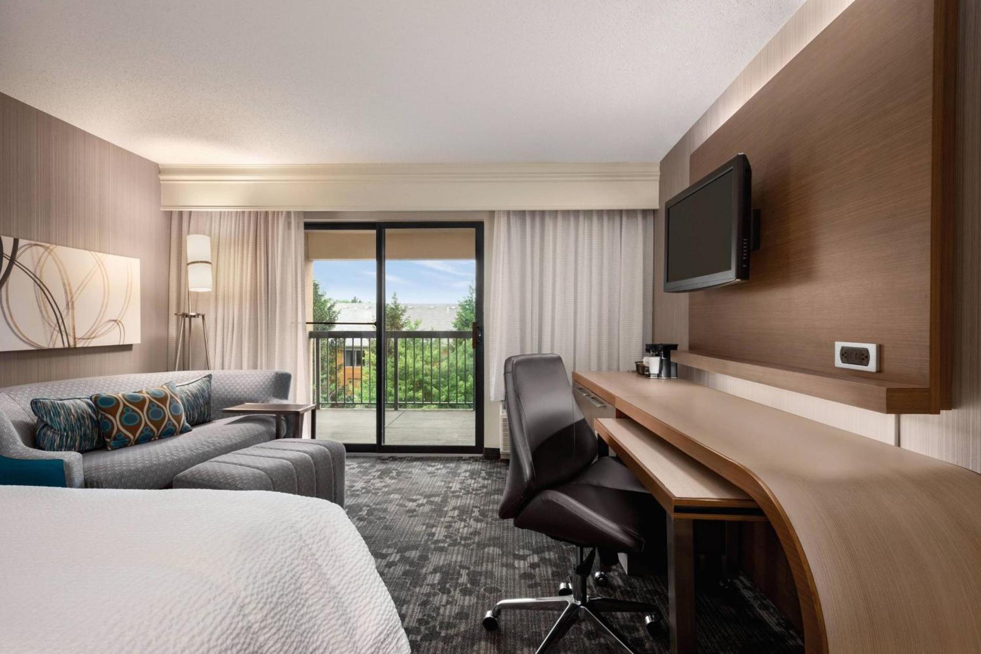 Courtyard by Marriott Dayton North photo 5