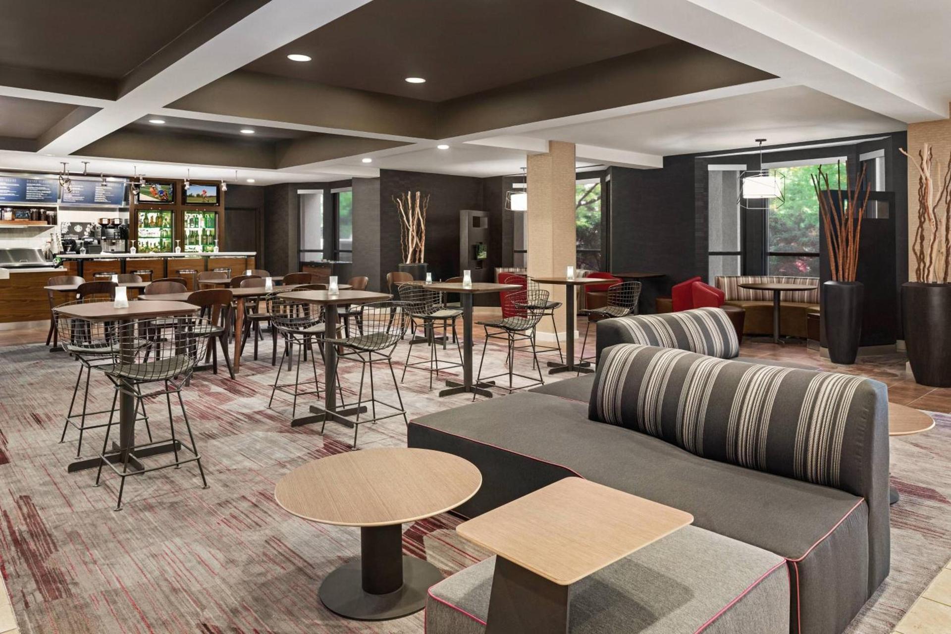 Courtyard by Marriott Dayton North photo 2