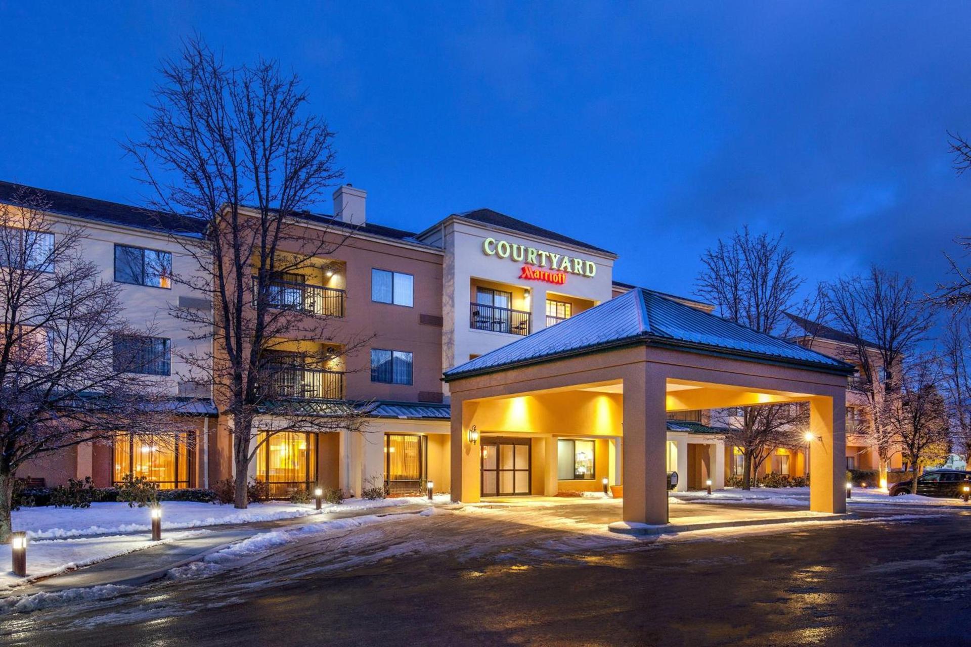 Courtyard Hartford Manchester photo 2
