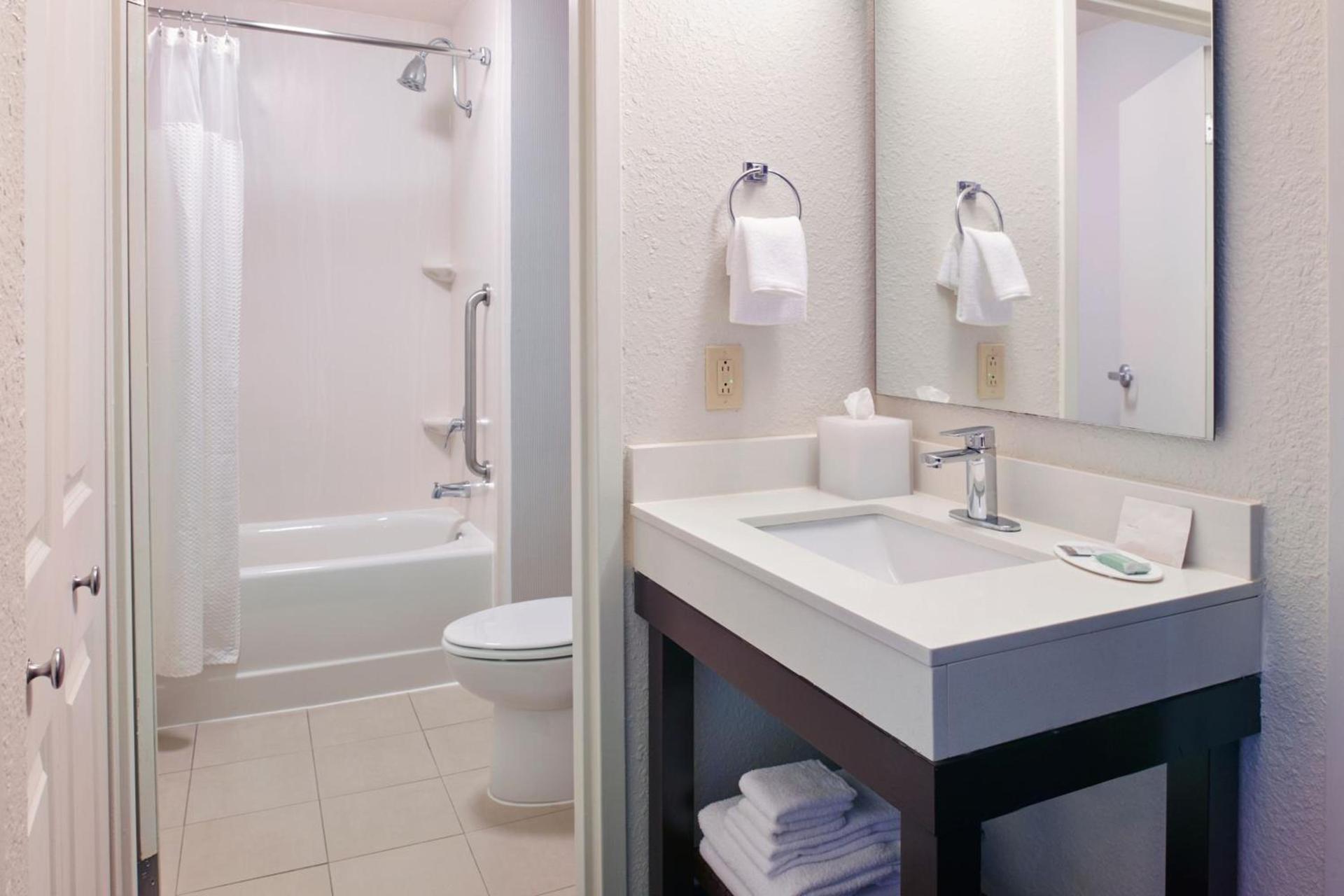 Courtyard by Marriott Columbus Downtown photo 13