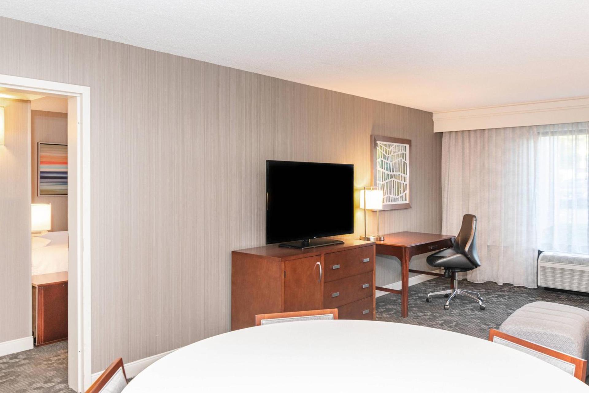 Courtyard by Marriott Bloomington photo 27