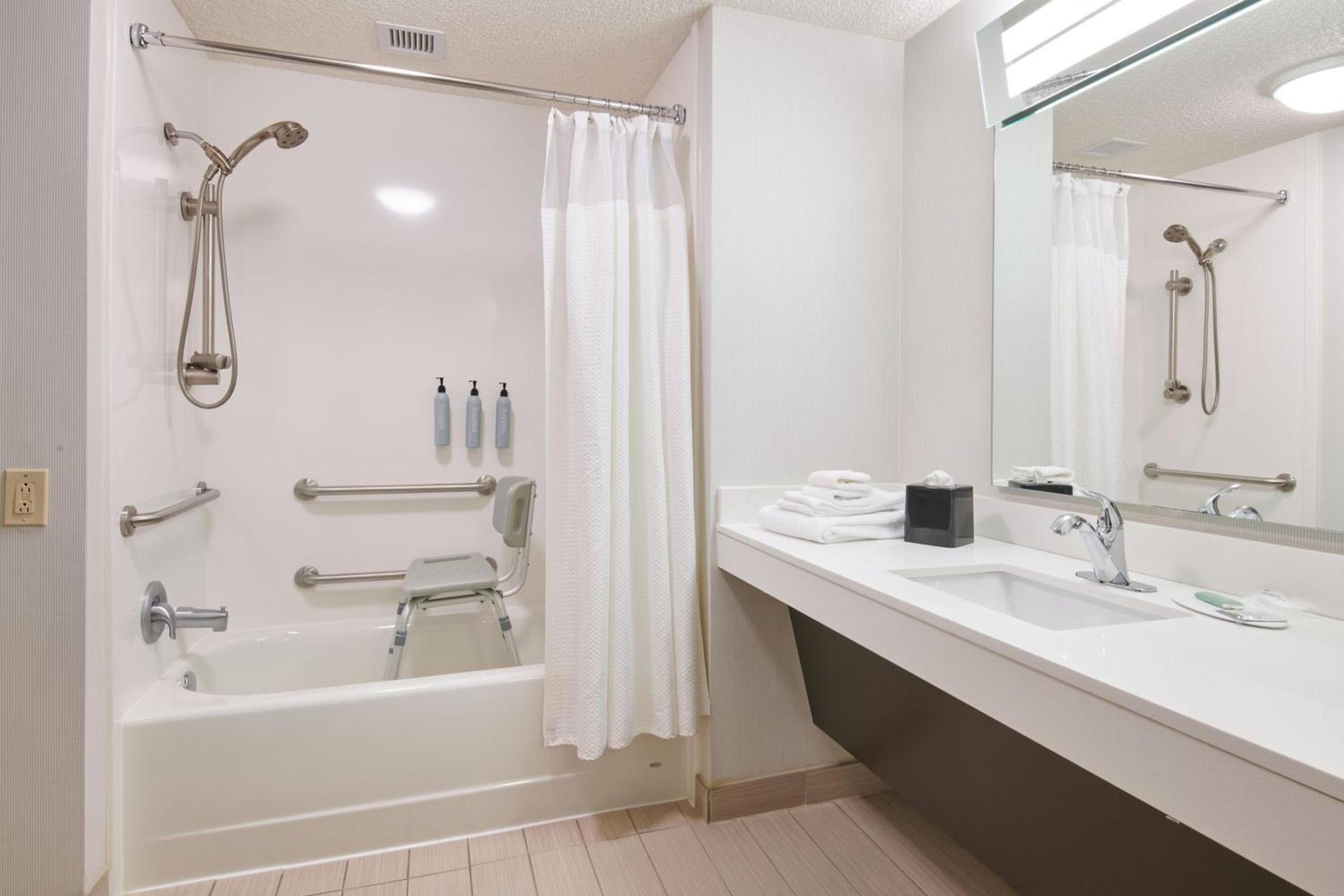 Courtyard by Marriott Columbus Downtown photo 14