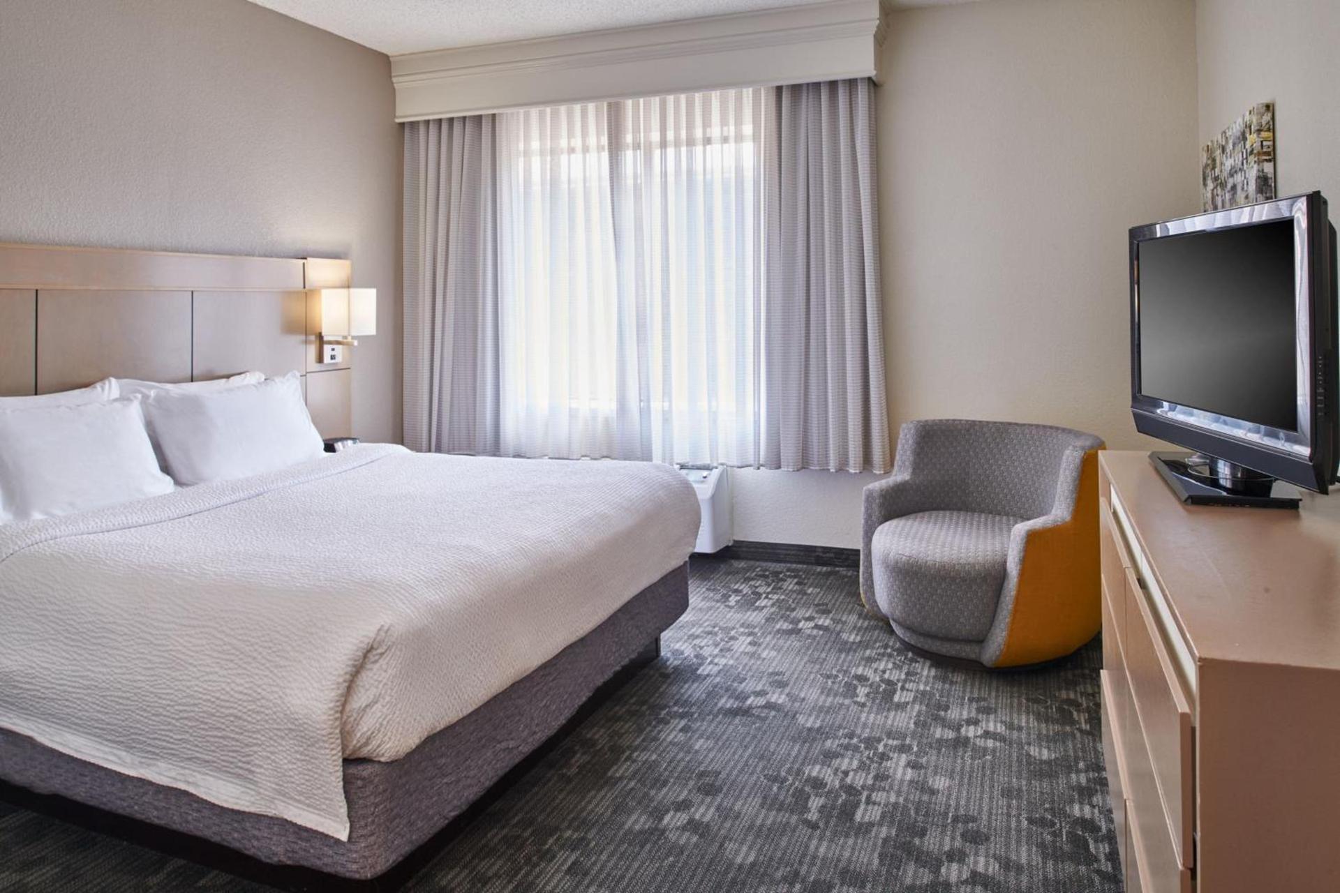 Courtyard by Marriott Columbus Downtown photo 17