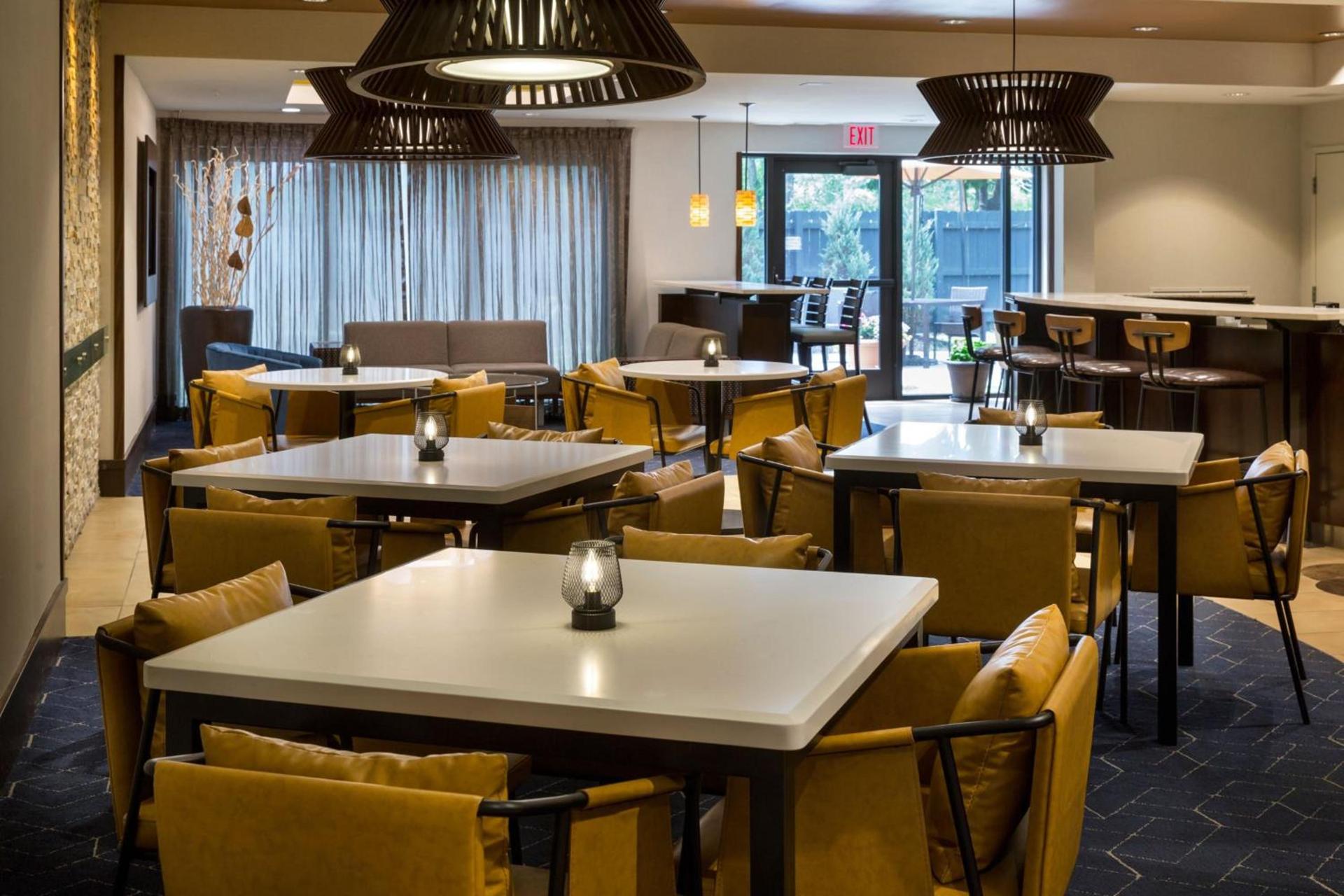 Courtyard by Marriott Buffalo Amherst/University photo 28