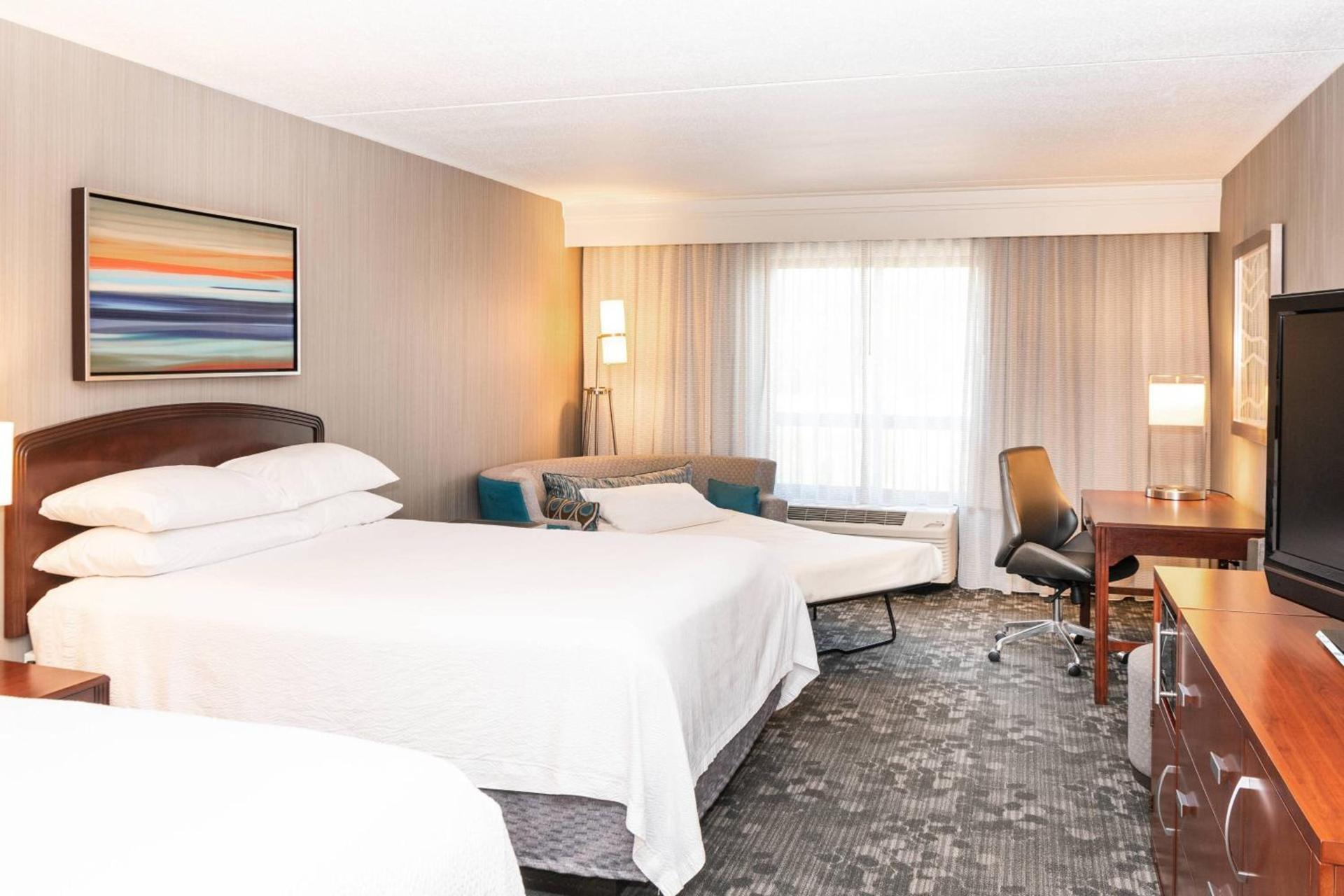 Courtyard by Marriott Bloomington photo 9