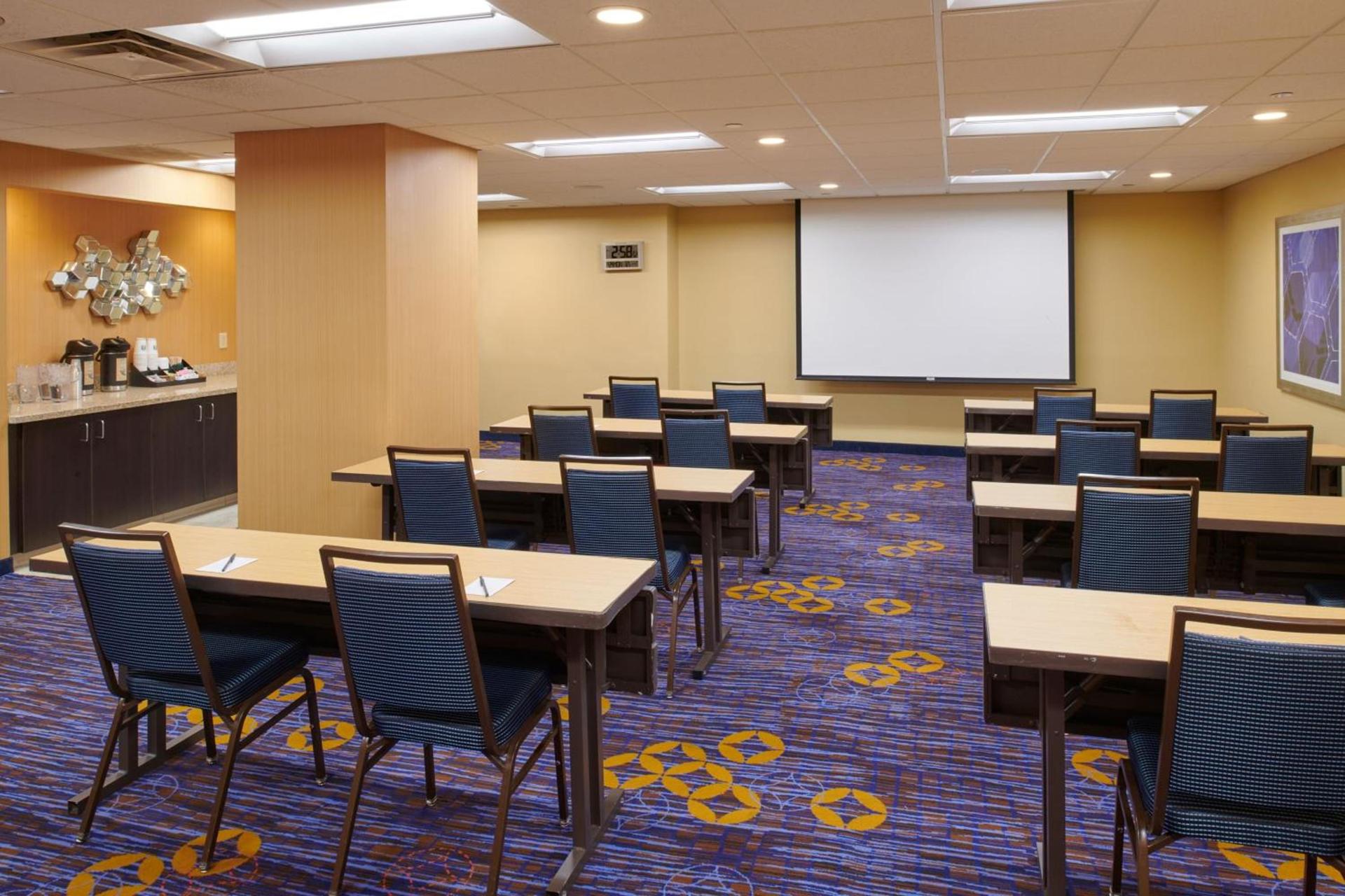 Courtyard by Marriott Columbus Downtown photo 38