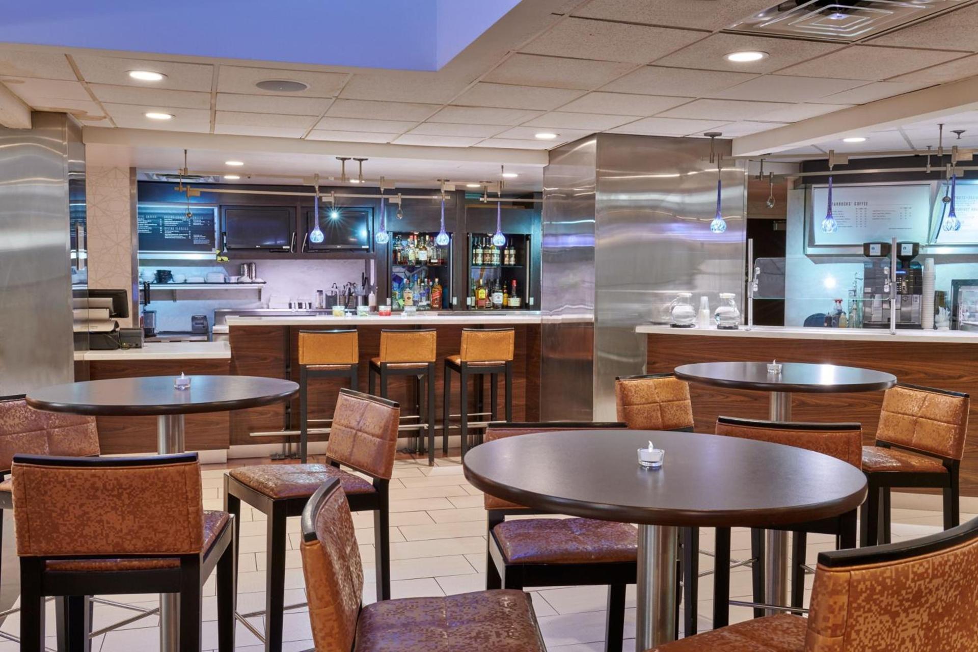 Courtyard by Marriott Columbus Downtown photo 25