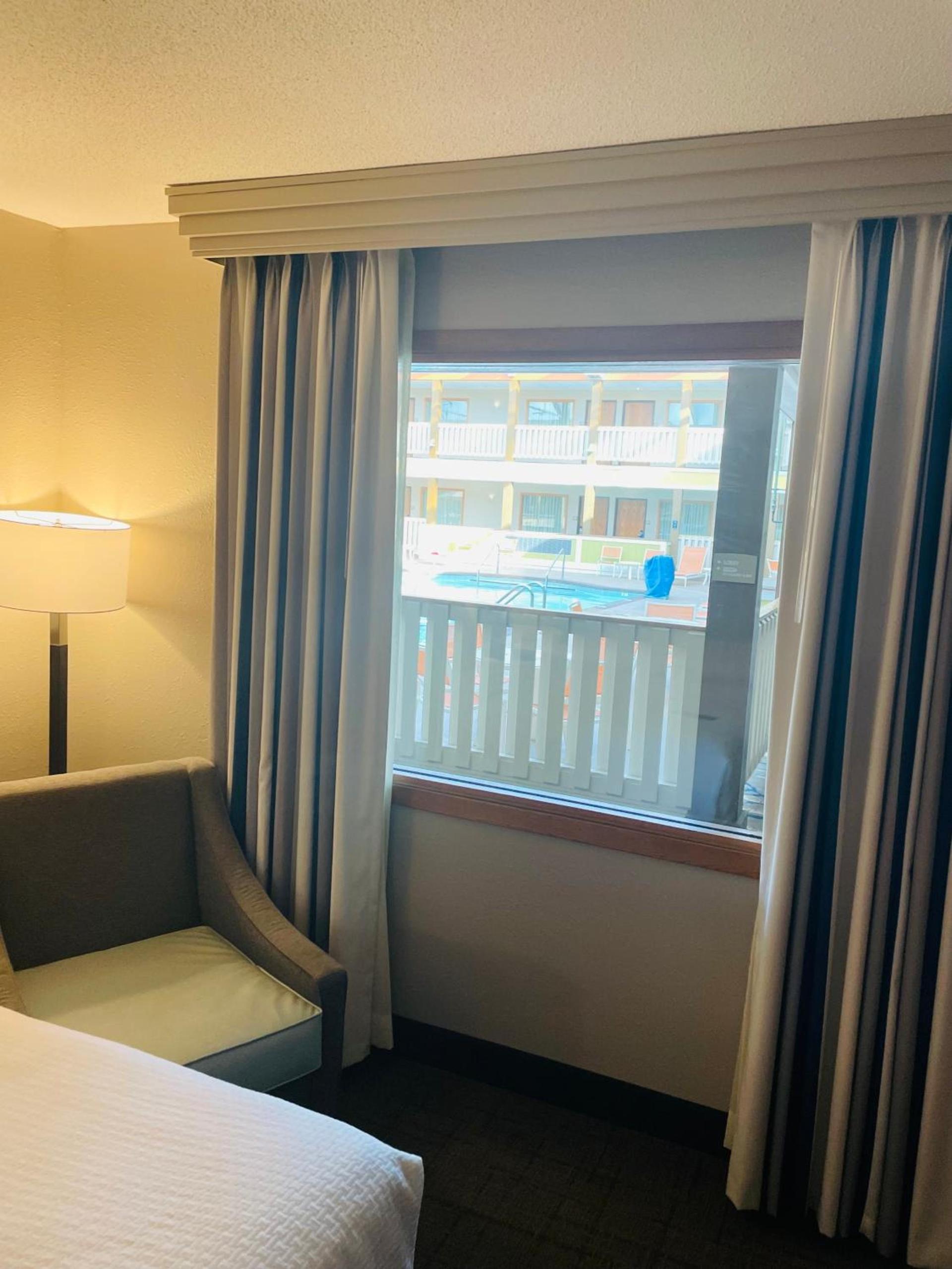 Best Western Plus Dubuque Hotel and Conference Center photo 65
