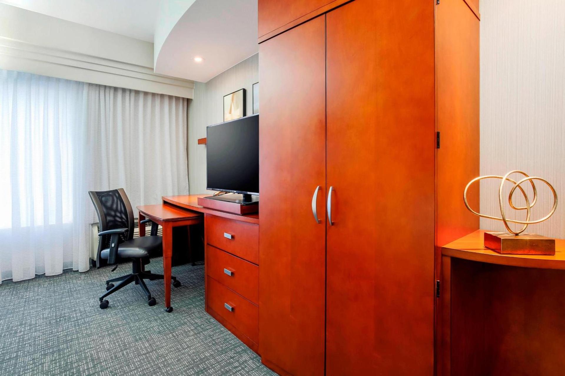 Courtyard by Marriott Dallas Arlington South photo 12