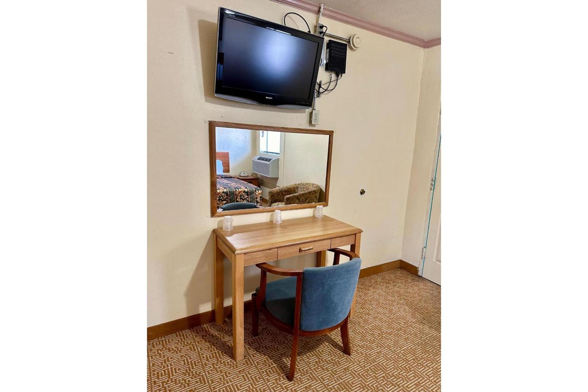 Alamo Oasis Inn and Suites By OYO San Antonio photo 5