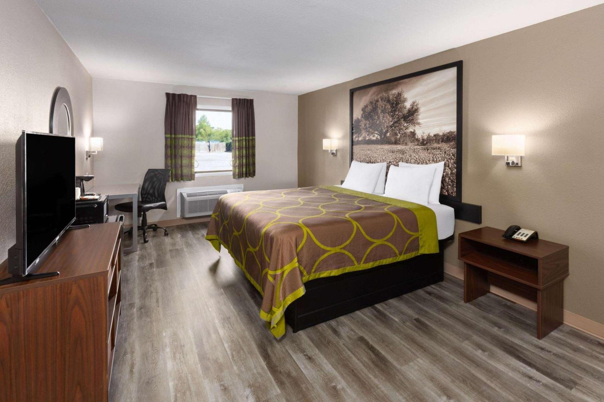 Super 8 by Wyndham Buffalo photo 10