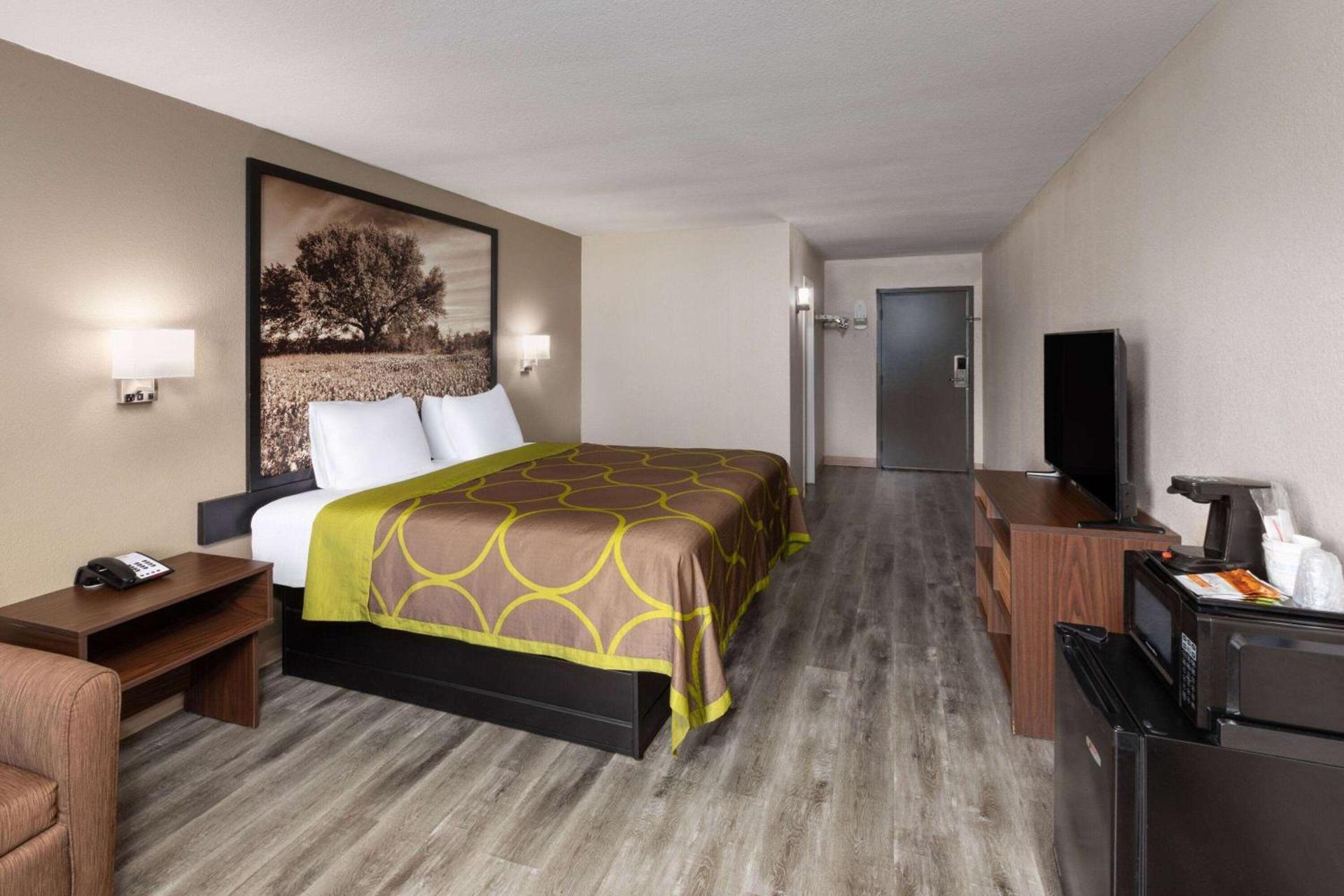 Super 8 by Wyndham Buffalo photo 18