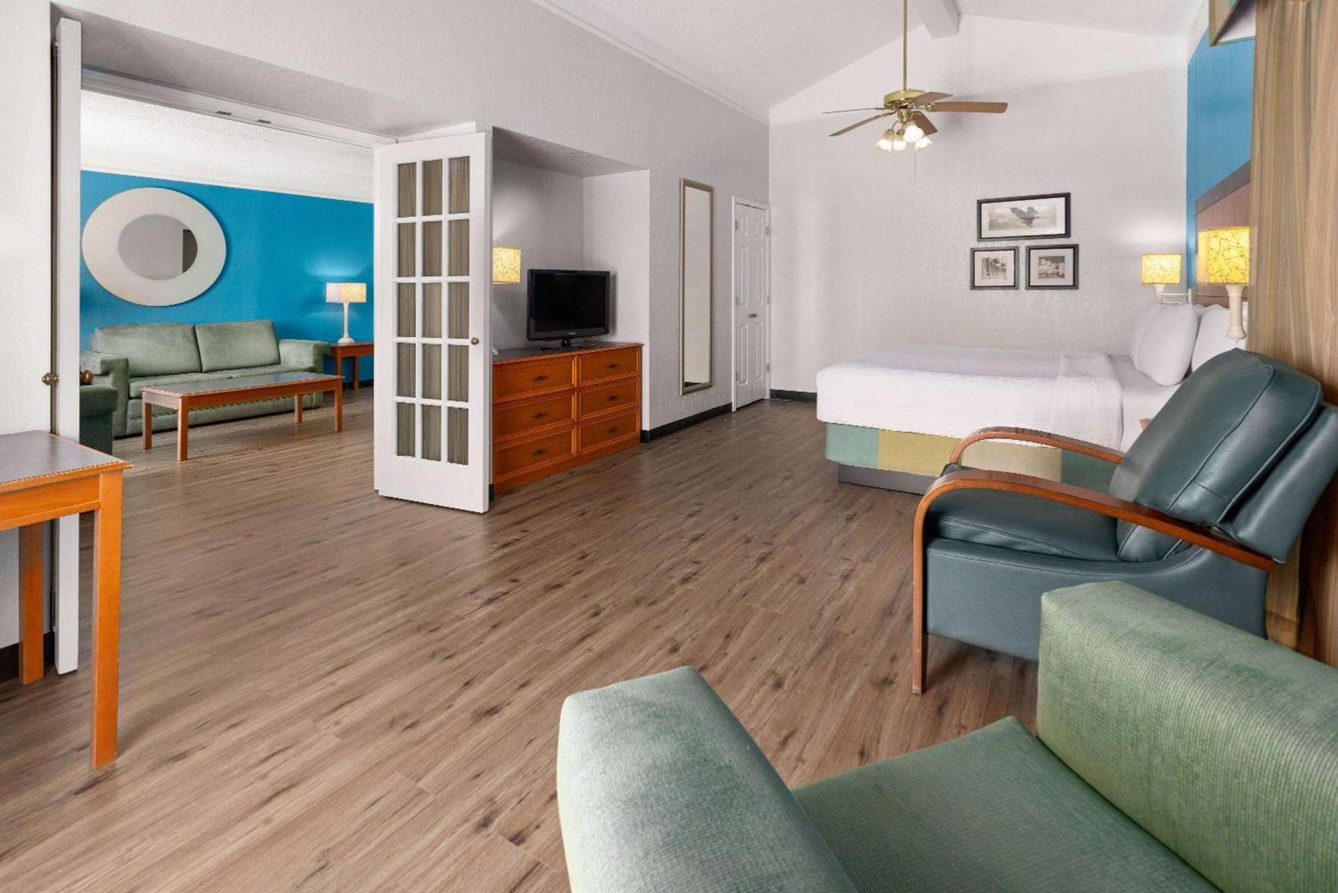 La Quinta Inn by Wyndham Pittsburgh Airport photo 38