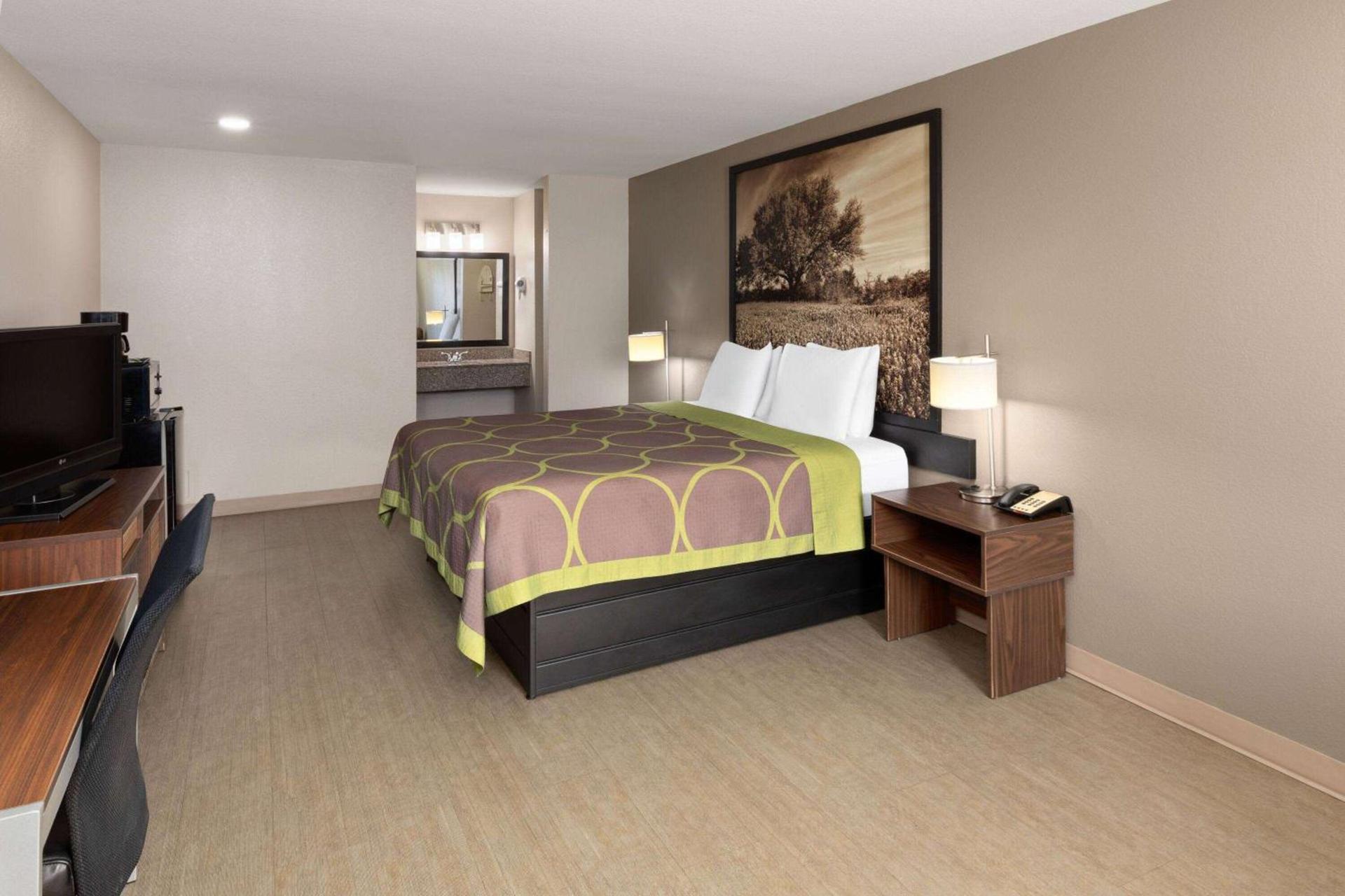 Super 8 by Wyndham Buffalo photo 17