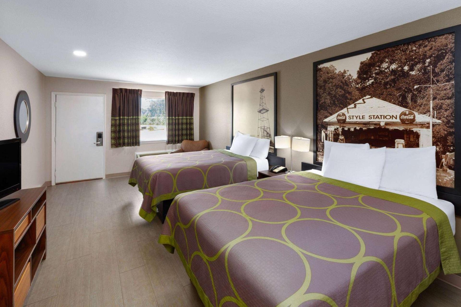 Super 8 by Wyndham Buffalo photo 9