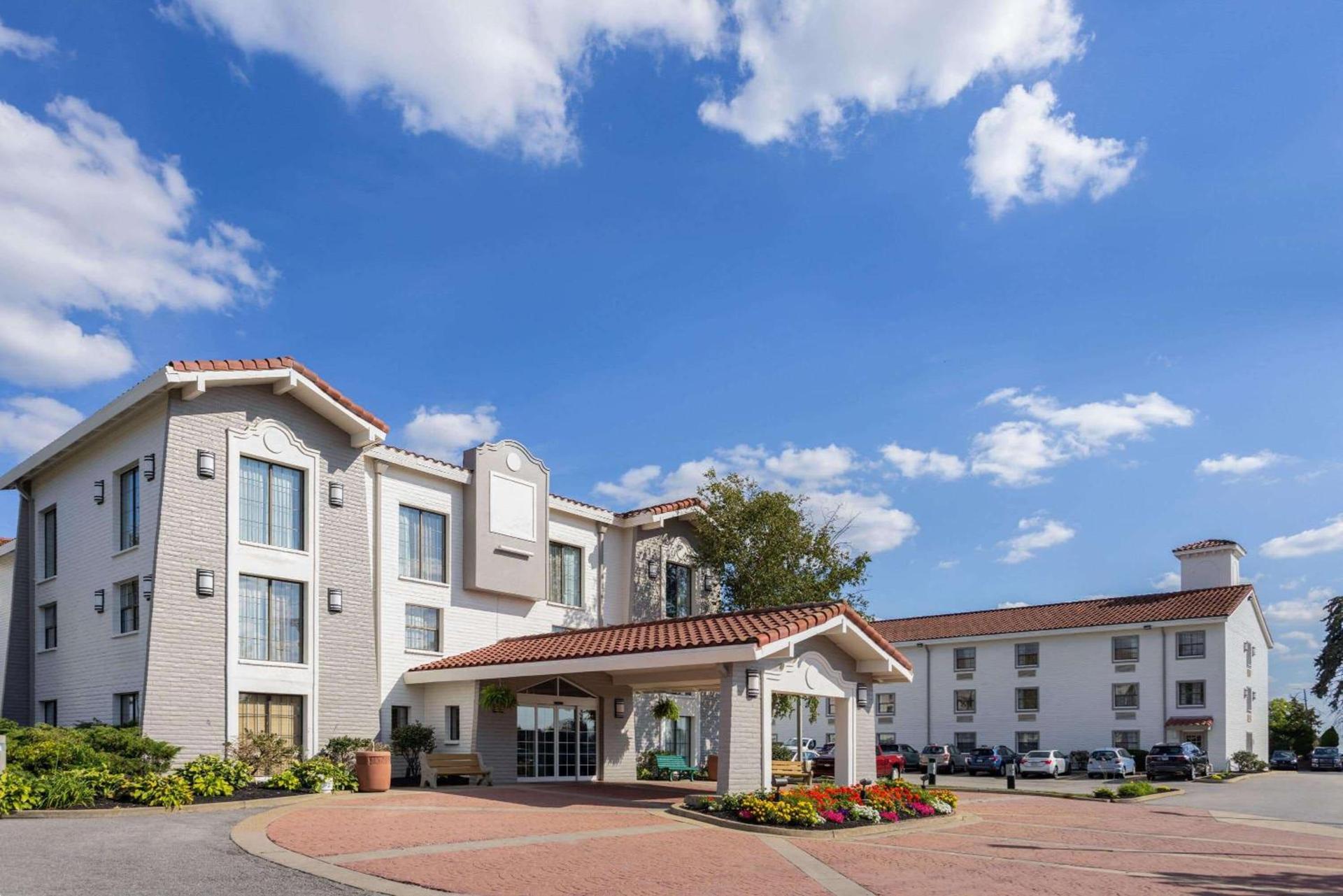 La Quinta Inn by Wyndham Pittsburgh Airport — hotel in Moon Township