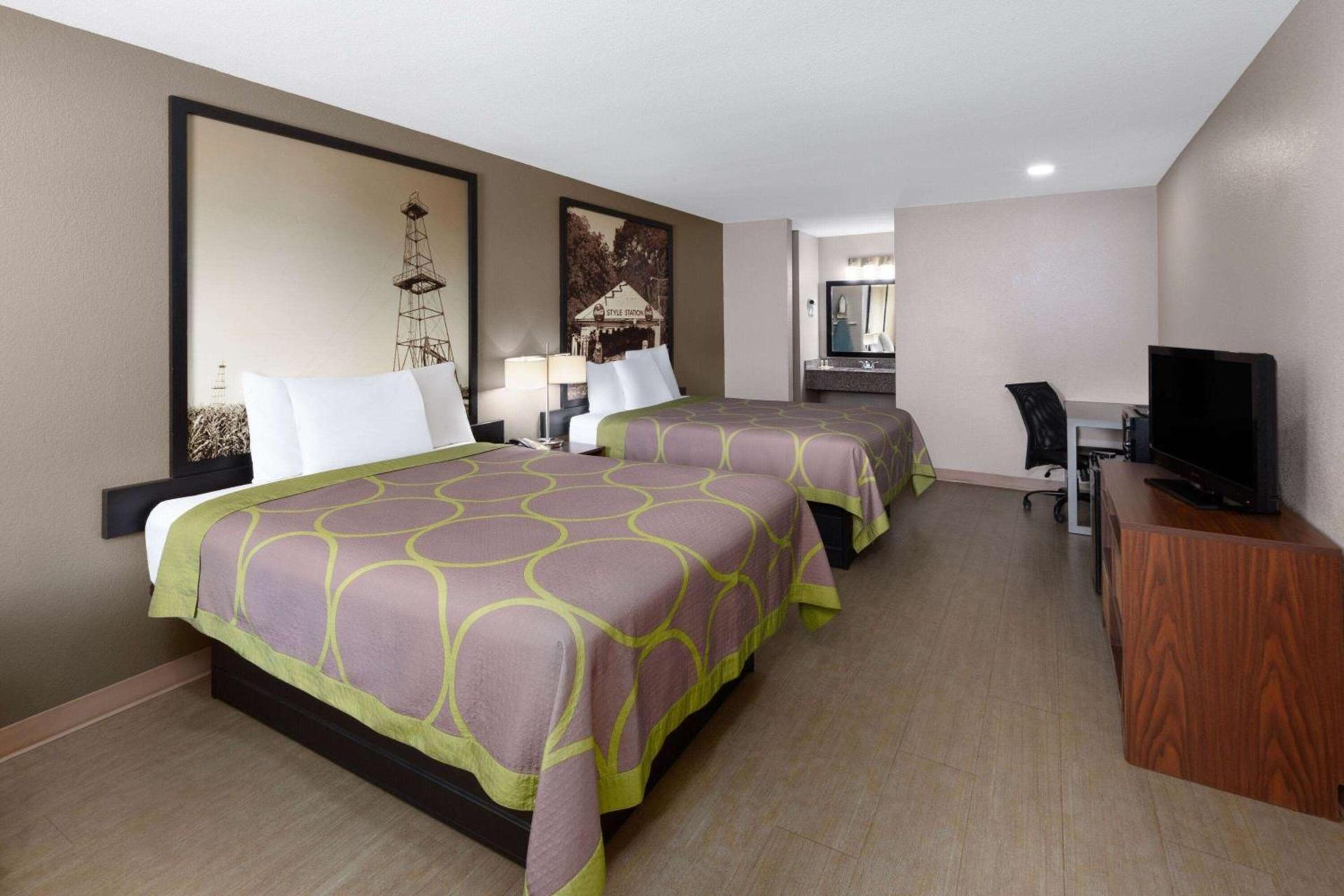Super 8 by Wyndham Buffalo photo 11