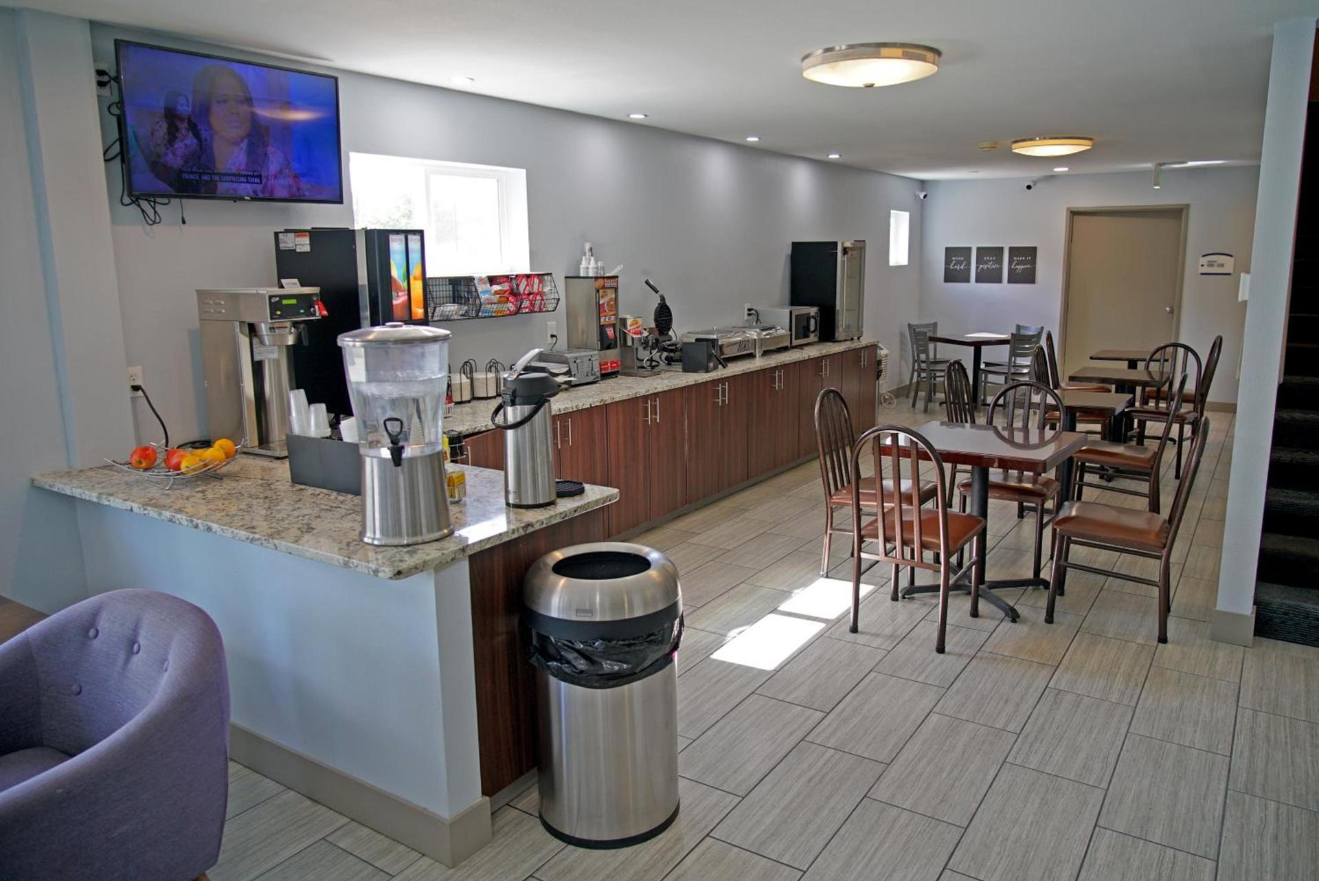 Baymont by Wyndham Monte Vista photo 28