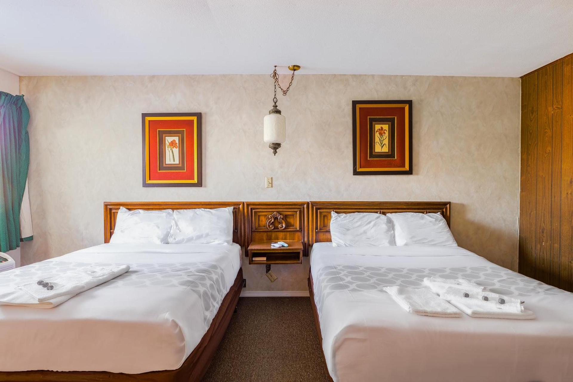 Love Hotels Tomahawk by OYO at Lake Mohawksin WI photo 16