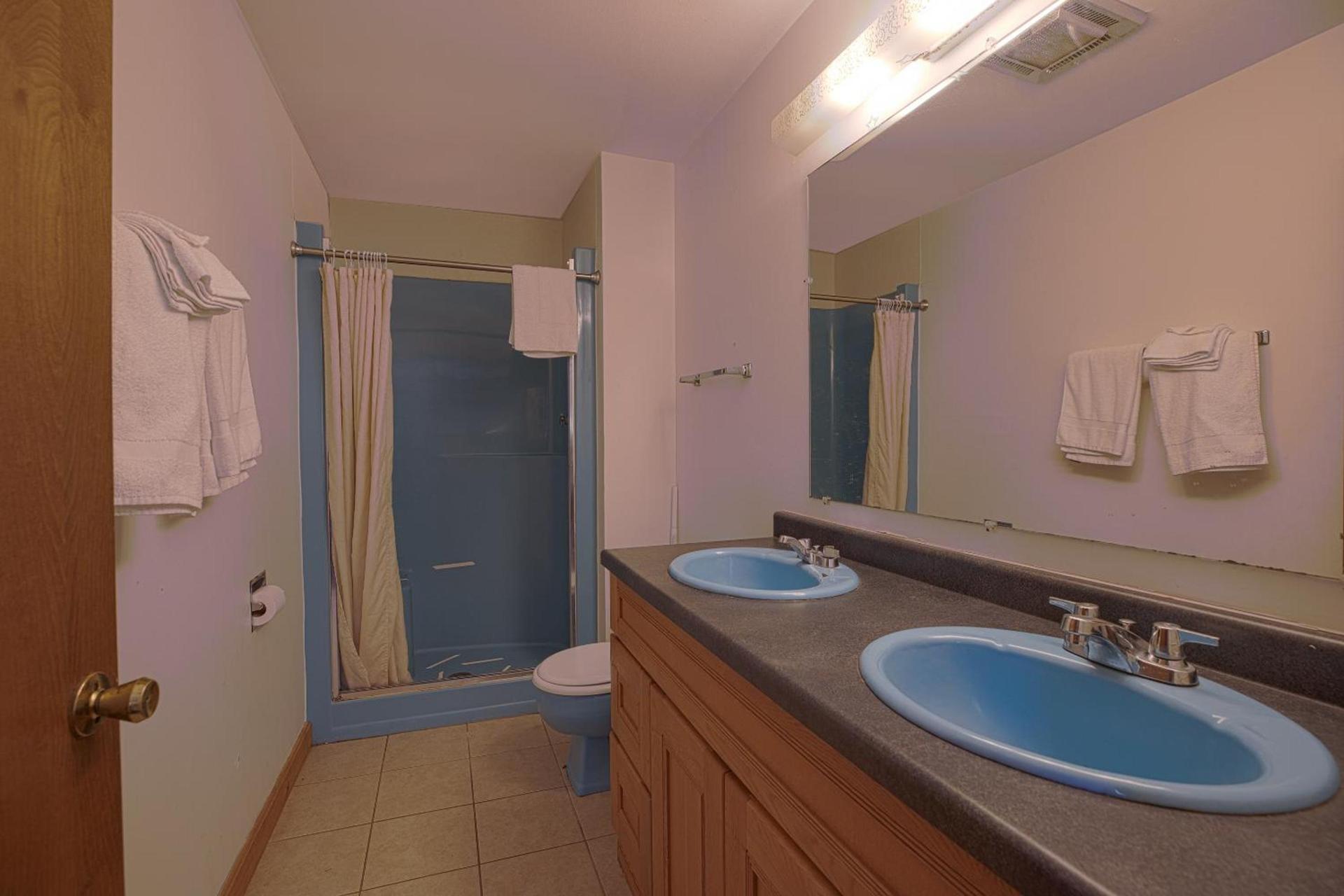 Love Hotels Tomahawk by OYO at Lake Mohawksin WI photo 22
