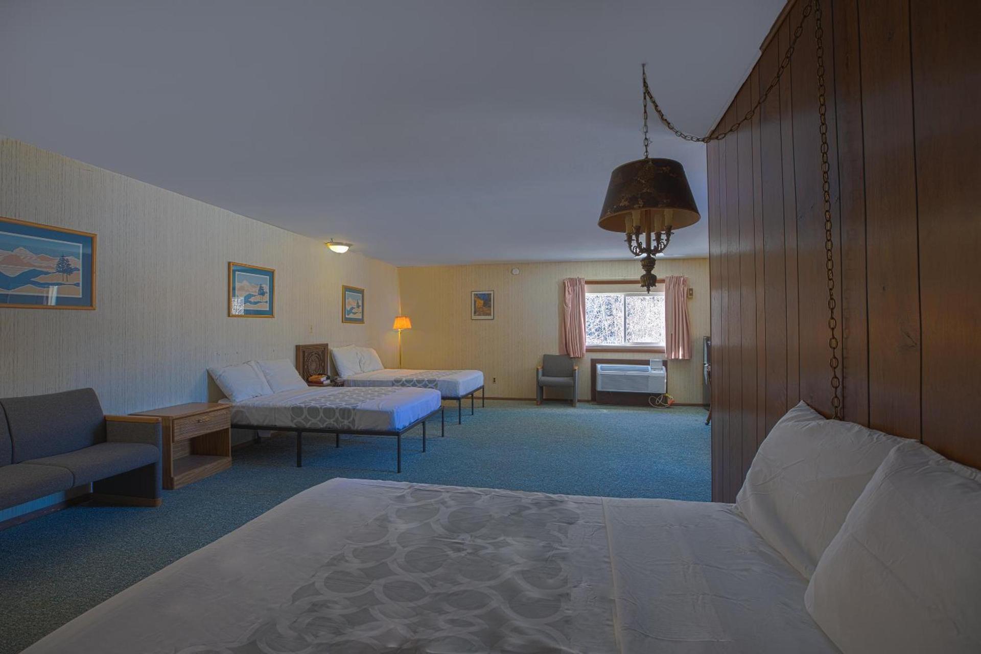 Love Hotels Tomahawk by OYO at Lake Mohawksin WI photo 21