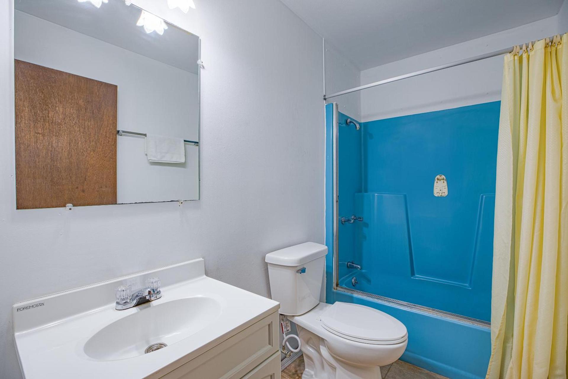Love Hotels Tomahawk by OYO at Lake Mohawksin WI photo 30