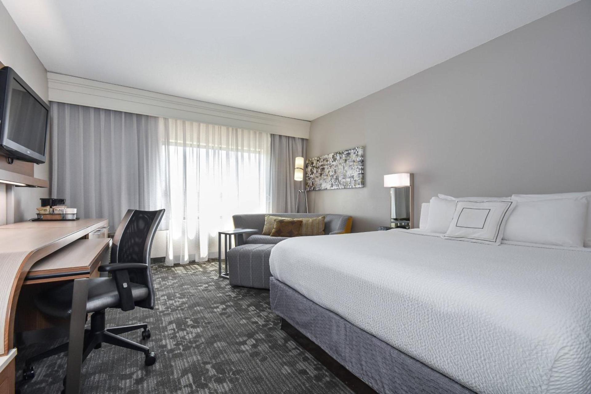 Courtyard by Marriott Charlotte Matthews photo 25