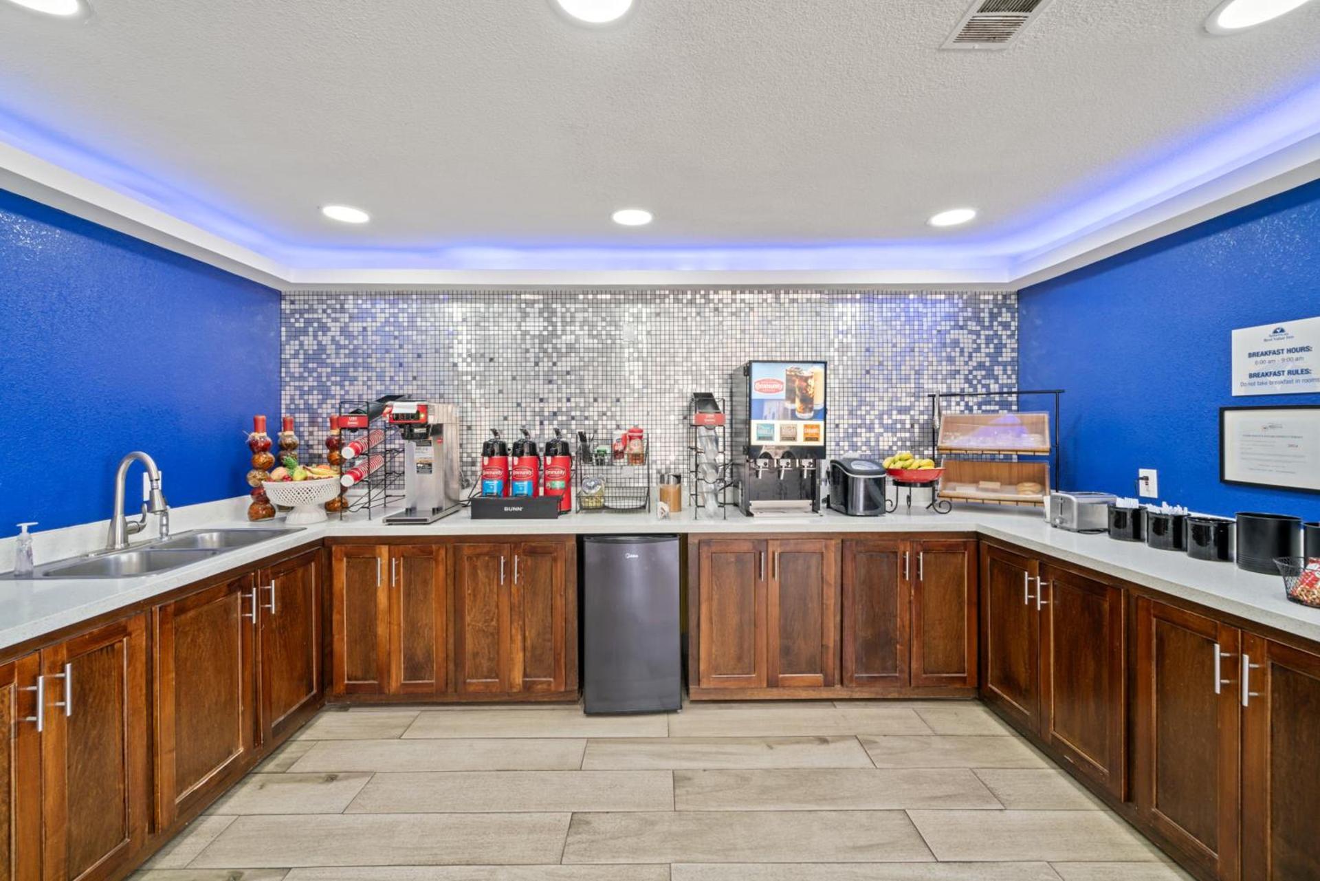 Americas Best Value Inn & Suites Brenham photo 23