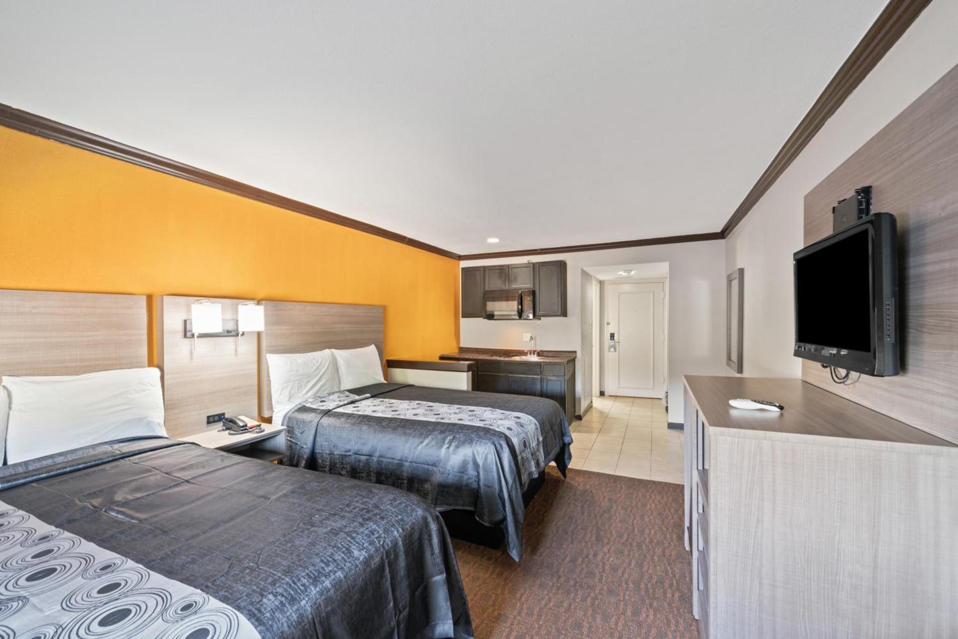 Americas Best Value Inn & Suites Brenham photo 13