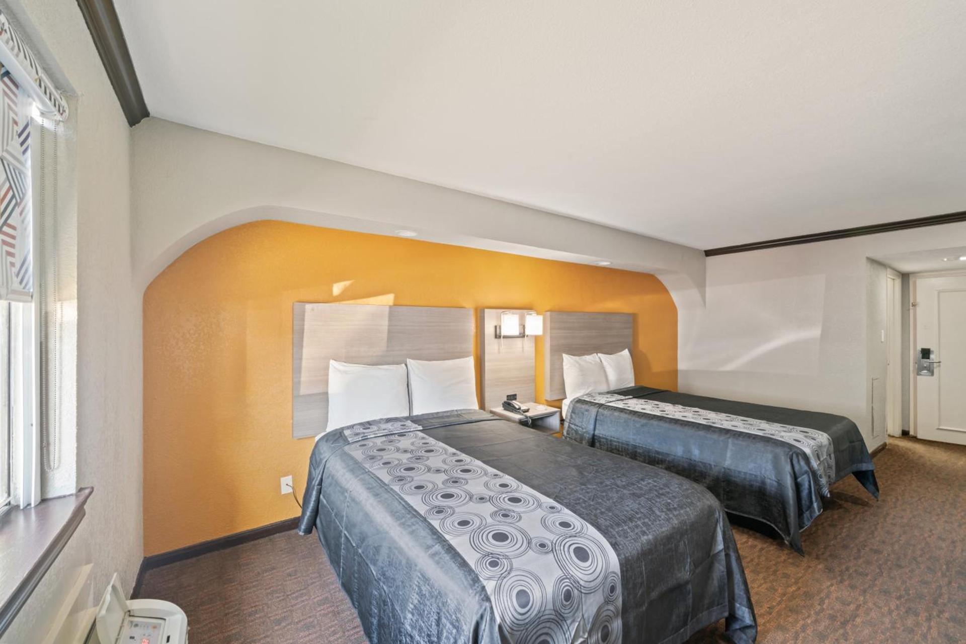 Americas Best Value Inn & Suites Brenham photo 17