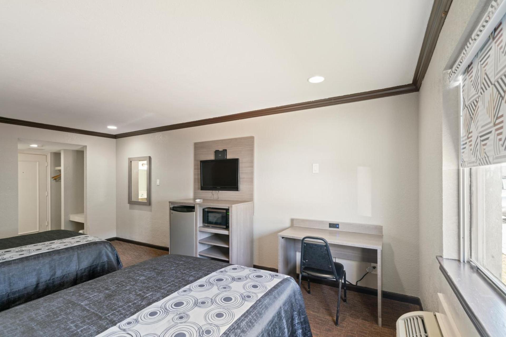 Americas Best Value Inn & Suites Brenham photo 12