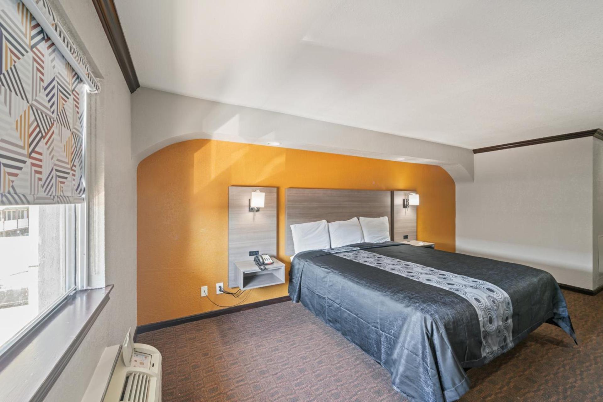 Americas Best Value Inn & Suites Brenham photo 26
