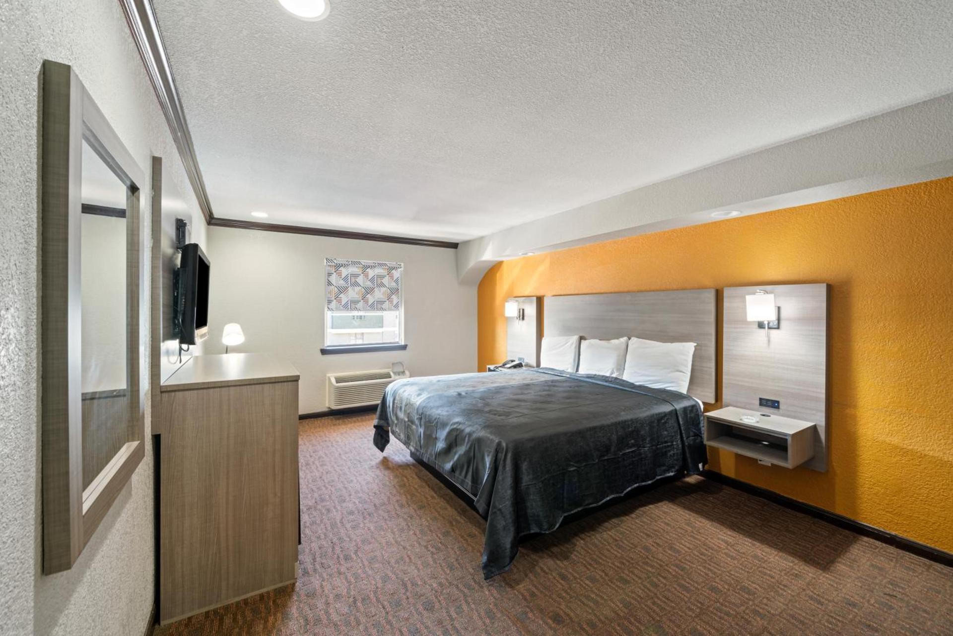 Americas Best Value Inn & Suites Brenham photo 27