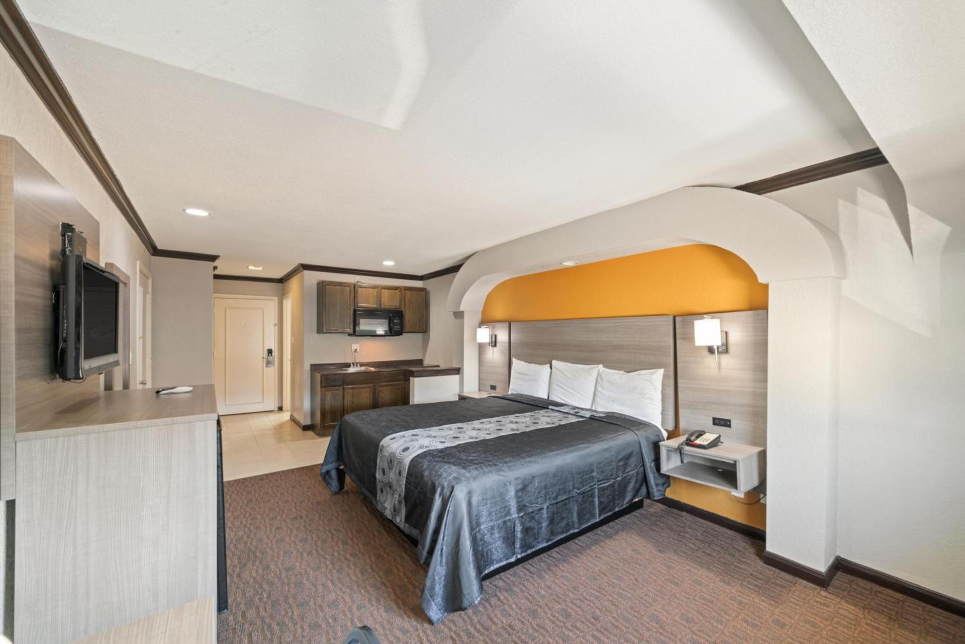 Americas Best Value Inn & Suites Brenham photo 35