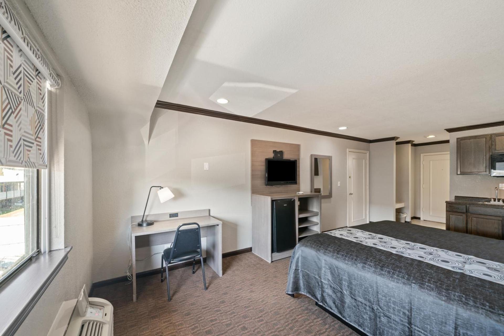 Americas Best Value Inn & Suites Brenham photo 16