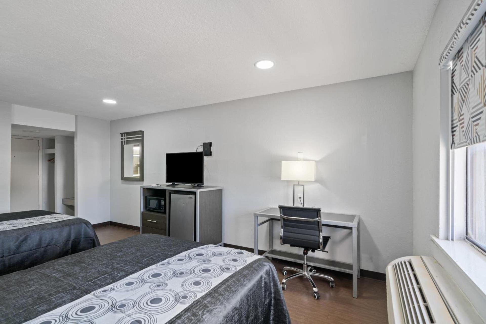 Americas Best Value Inn & Suites Brenham photo 40