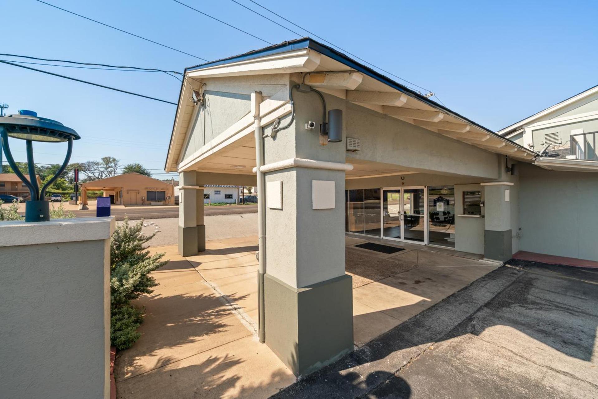 Americas Best Value Inn & Suites Brenham photo 5