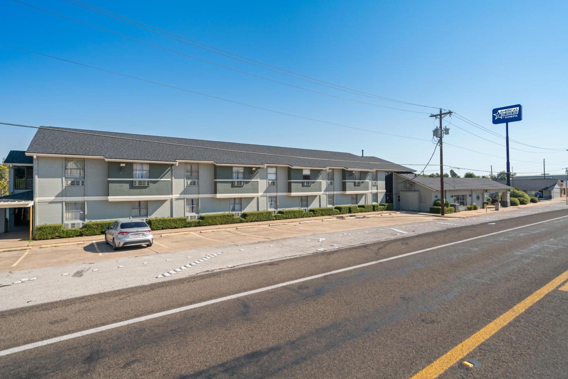 Americas Best Value Inn & Suites Brenham photo 3
